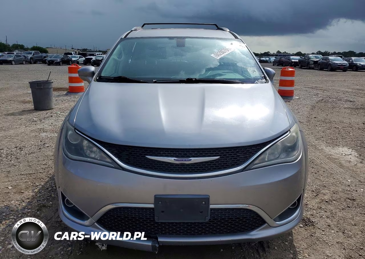 2019 Chrysler Pacifica Touring L VIN:2C4RC1BG5KR650773 - 5