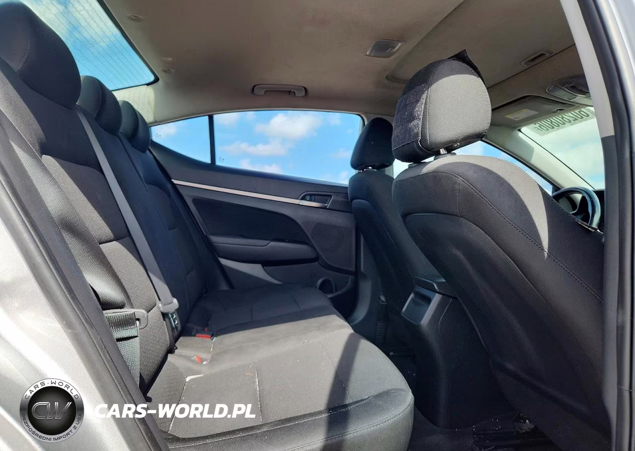 2019 Hyundai Elantra Value Edition VIN:5NPD84LF6KH414682 - 10