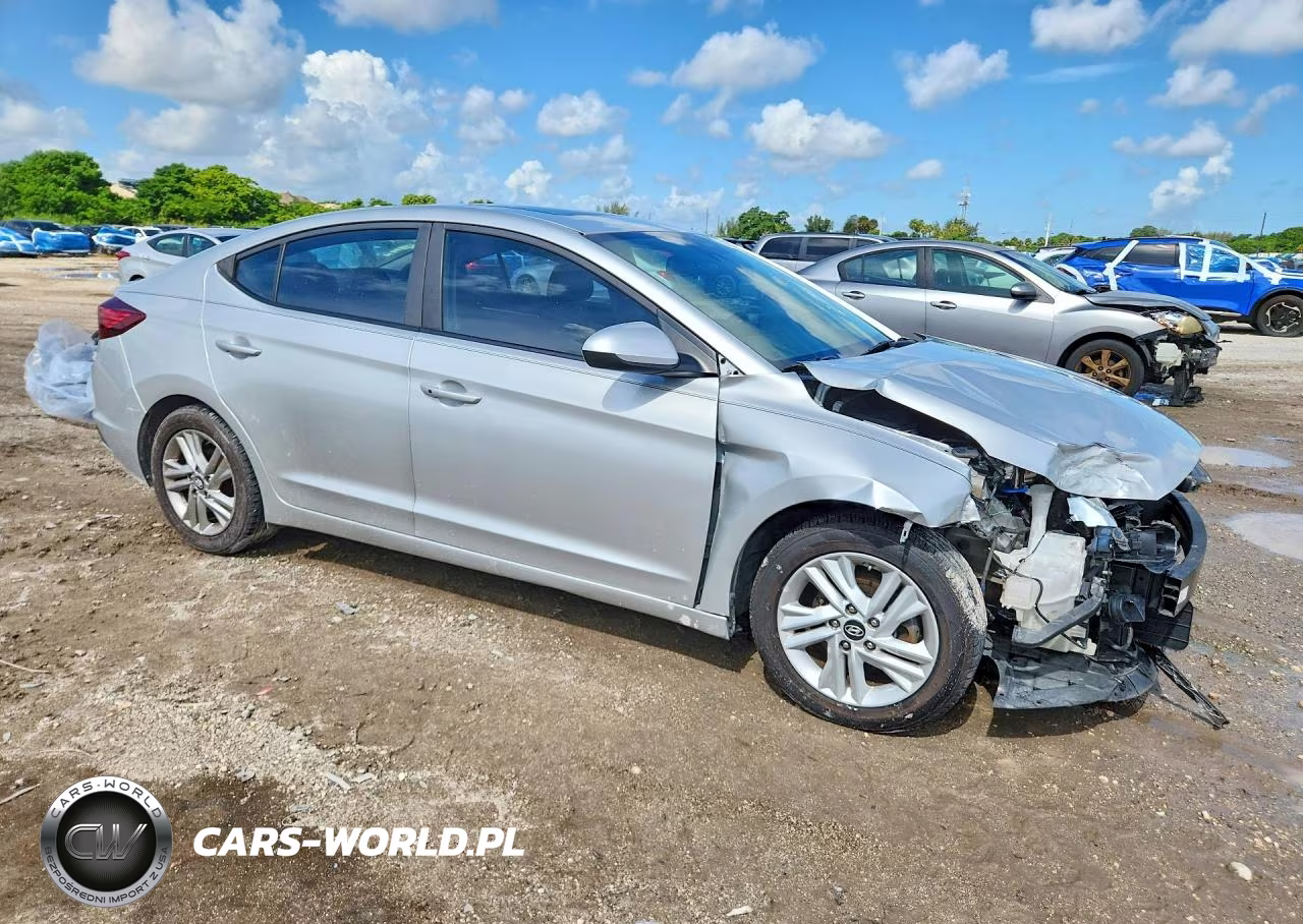 2019 Hyundai Elantra Value Edition VIN:5NPD84LF6KH414682 - 4