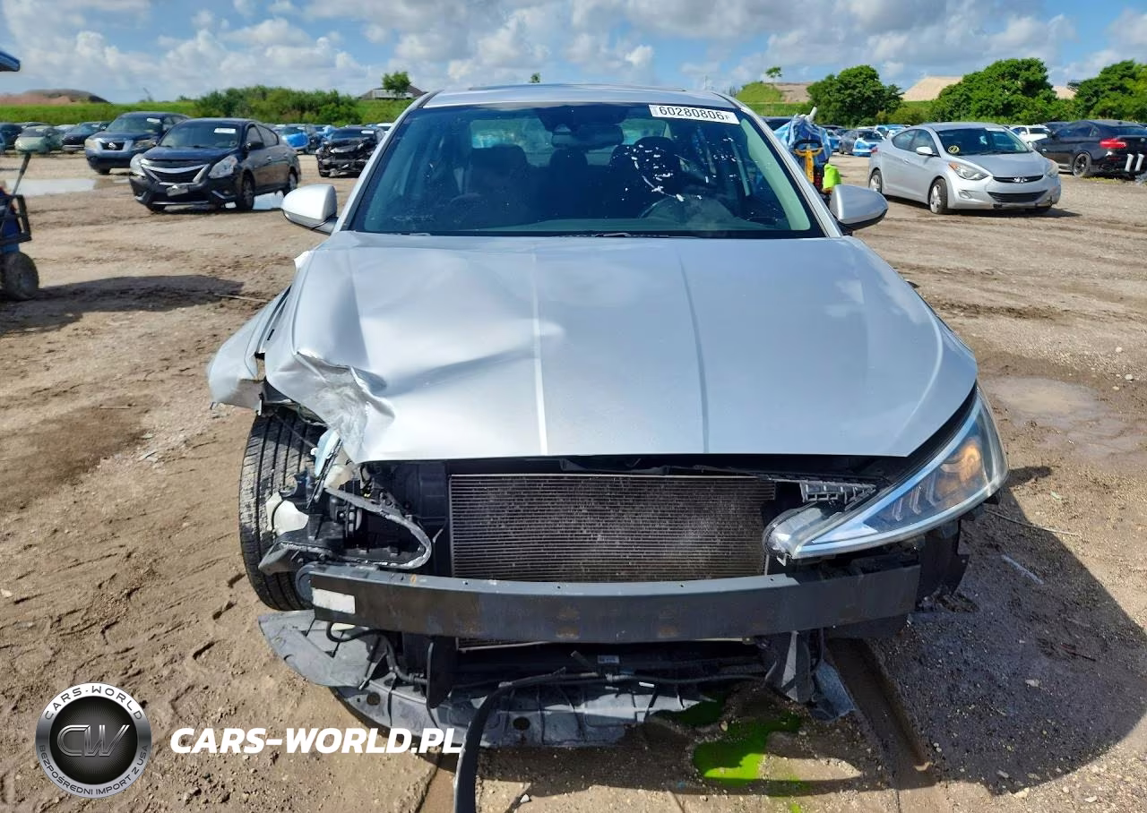 2019 Hyundai Elantra Value Edition VIN:5NPD84LF6KH414682 - 5