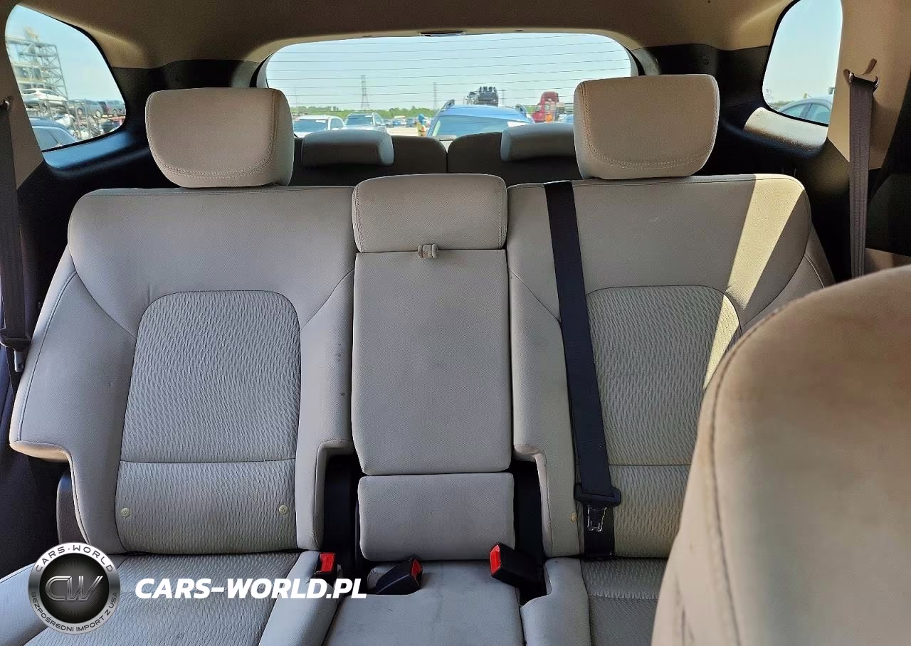 2017 Hyundai Santa Fe Se VIN:KM8SMDHF9HU176252 - 10