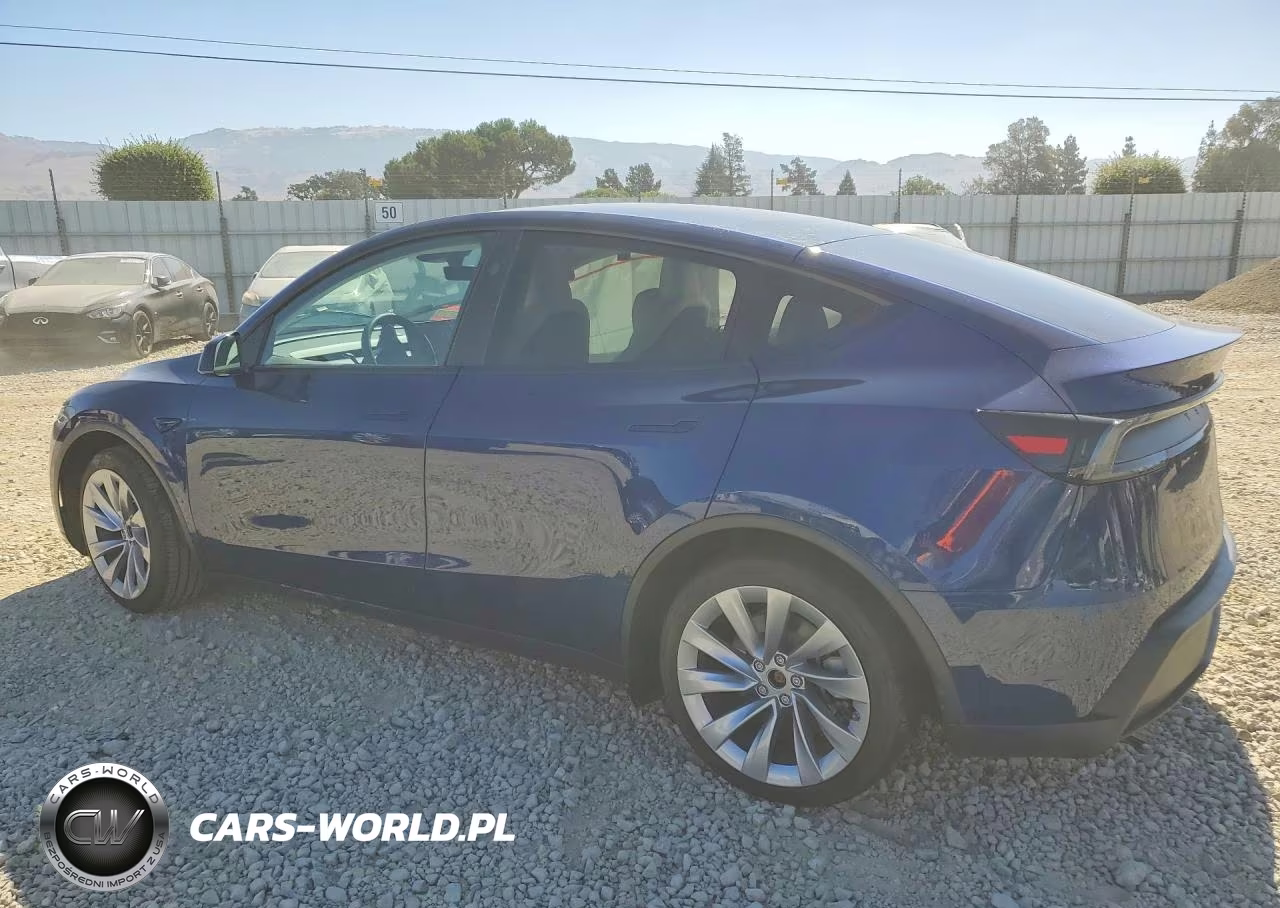 2026 Tesla Model Y VIN:7SAYGDED2TF460206 - 2