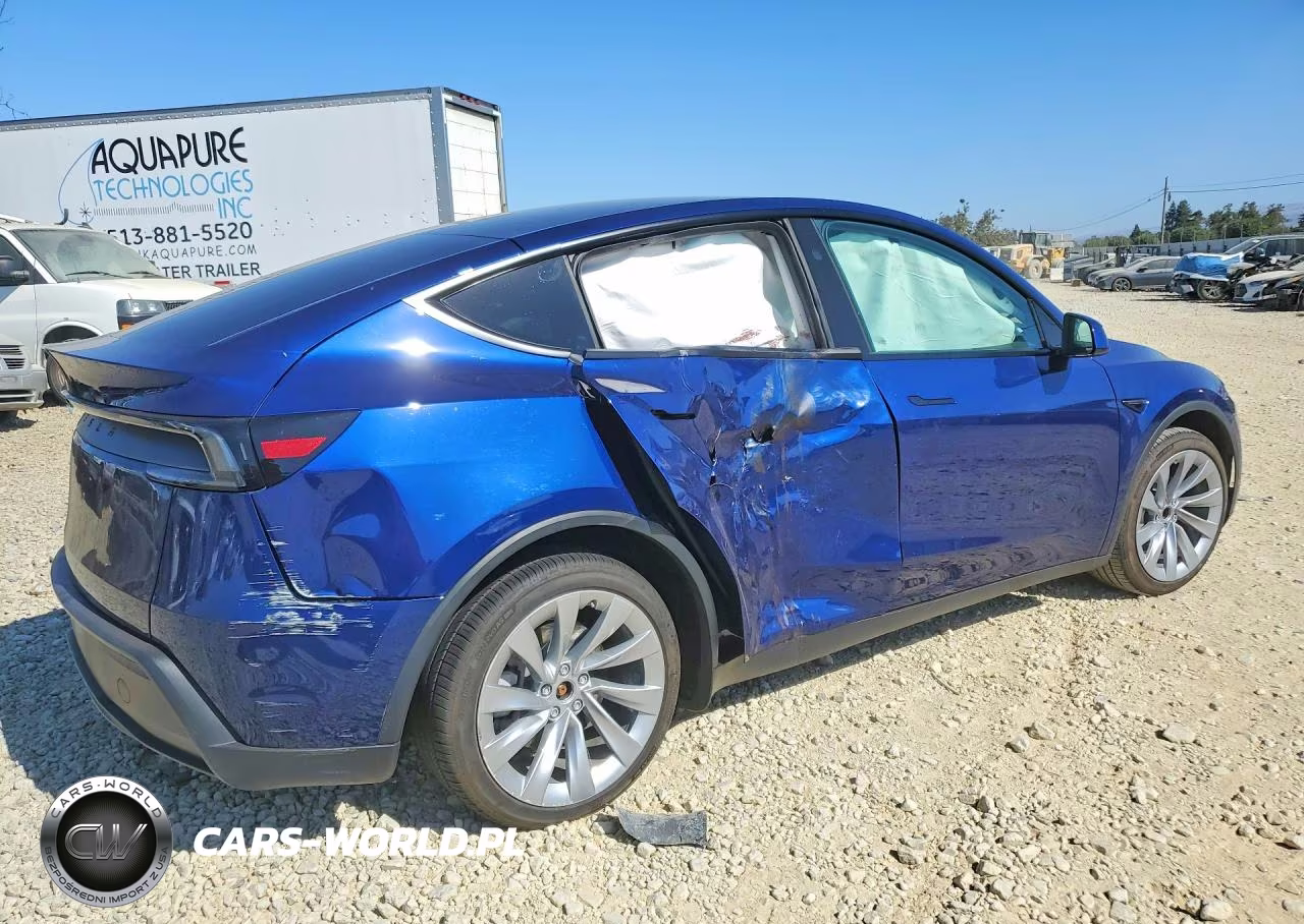2026 Tesla Model Y VIN:7SAYGDED2TF460206 - 3