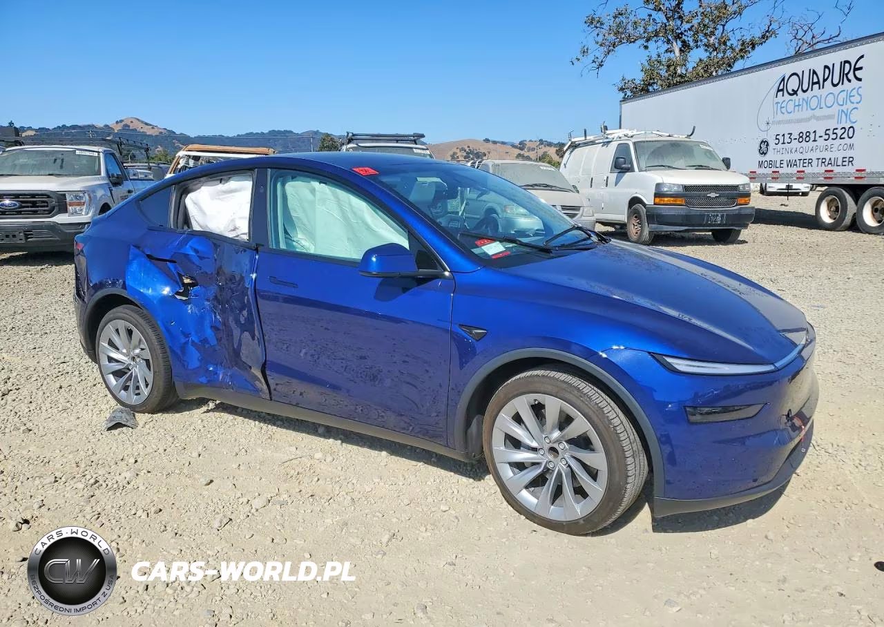 2026 Tesla Model Y VIN:7SAYGDED2TF460206 - 4