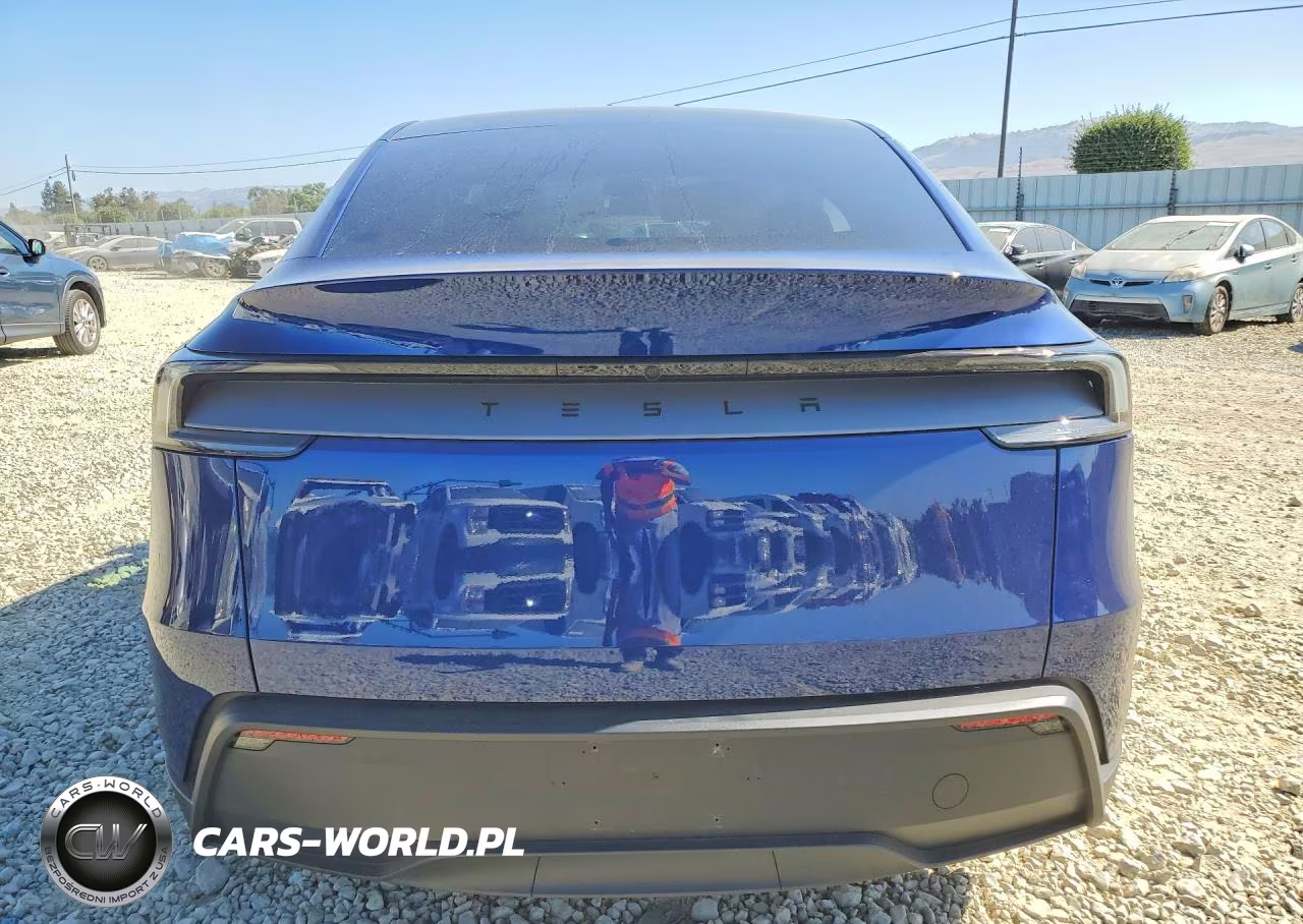 2026 Tesla Model Y VIN:7SAYGDED2TF460206 - 6