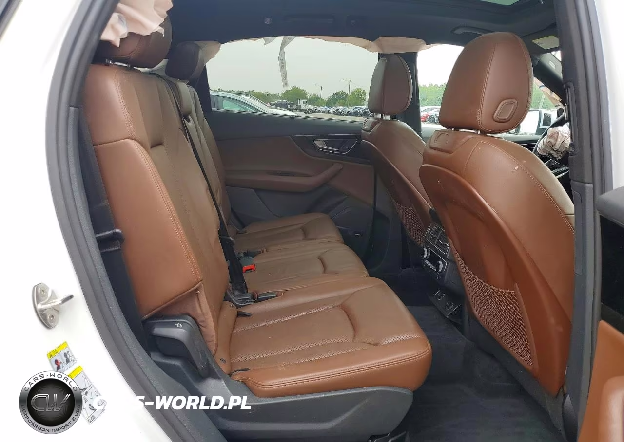 2017 Audi Q7 Premium Plus VIN:WA1LAAF7XHD032599 - 11