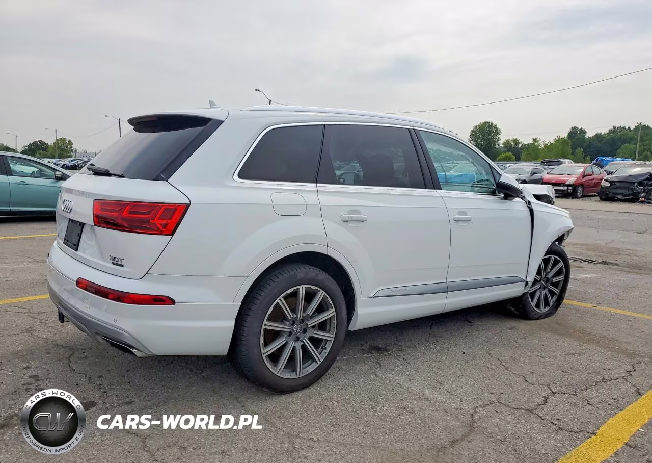 2017 Audi Q7 Premium Plus VIN:WA1LAAF7XHD032599 - 3