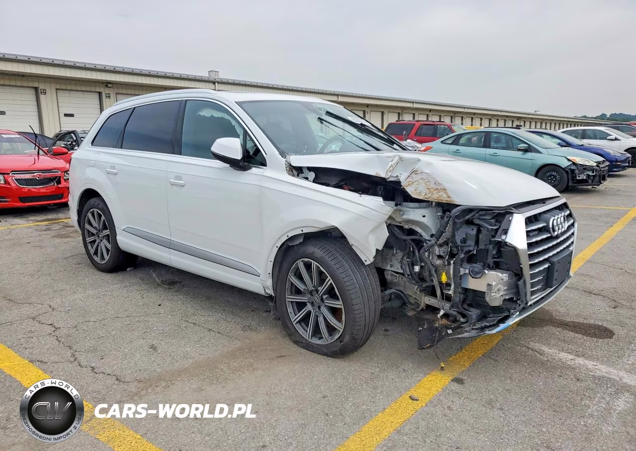 2017 Audi Q7 Premium Plus VIN:WA1LAAF7XHD032599 - 4
