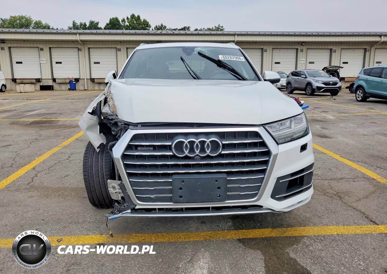 2017 Audi Q7 Premium Plus VIN:WA1LAAF7XHD032599 - 5