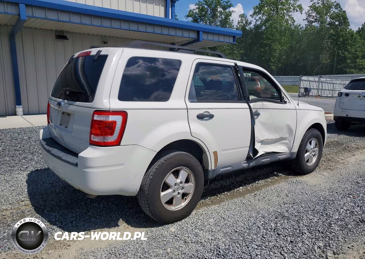 2010 Ford Escape Xlt VIN:1FMCU0D79AKC65574 - 3
