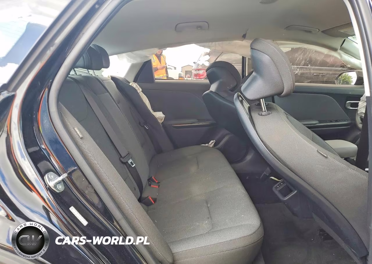 2025 Kia K4 Lxs VIN:3KPFT4DE6SE074760 - 10