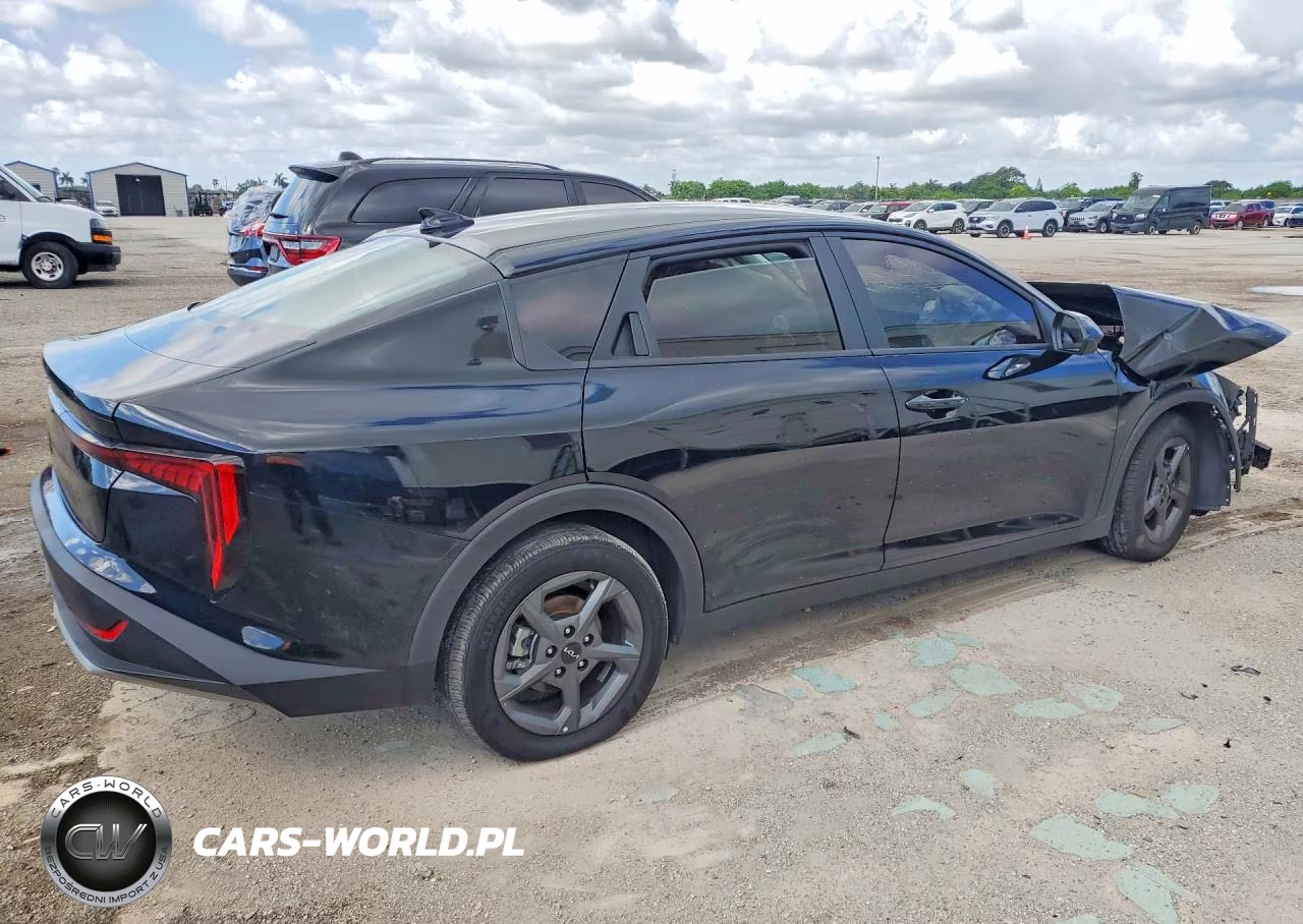 2025 Kia K4 Lxs VIN:3KPFT4DE6SE074760 - 3