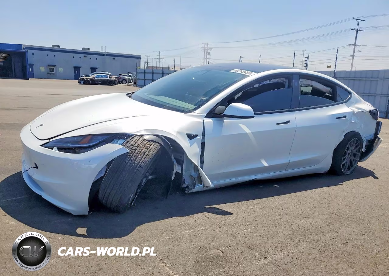2026 Tesla Model 3 – zdjęcie 1 z 12