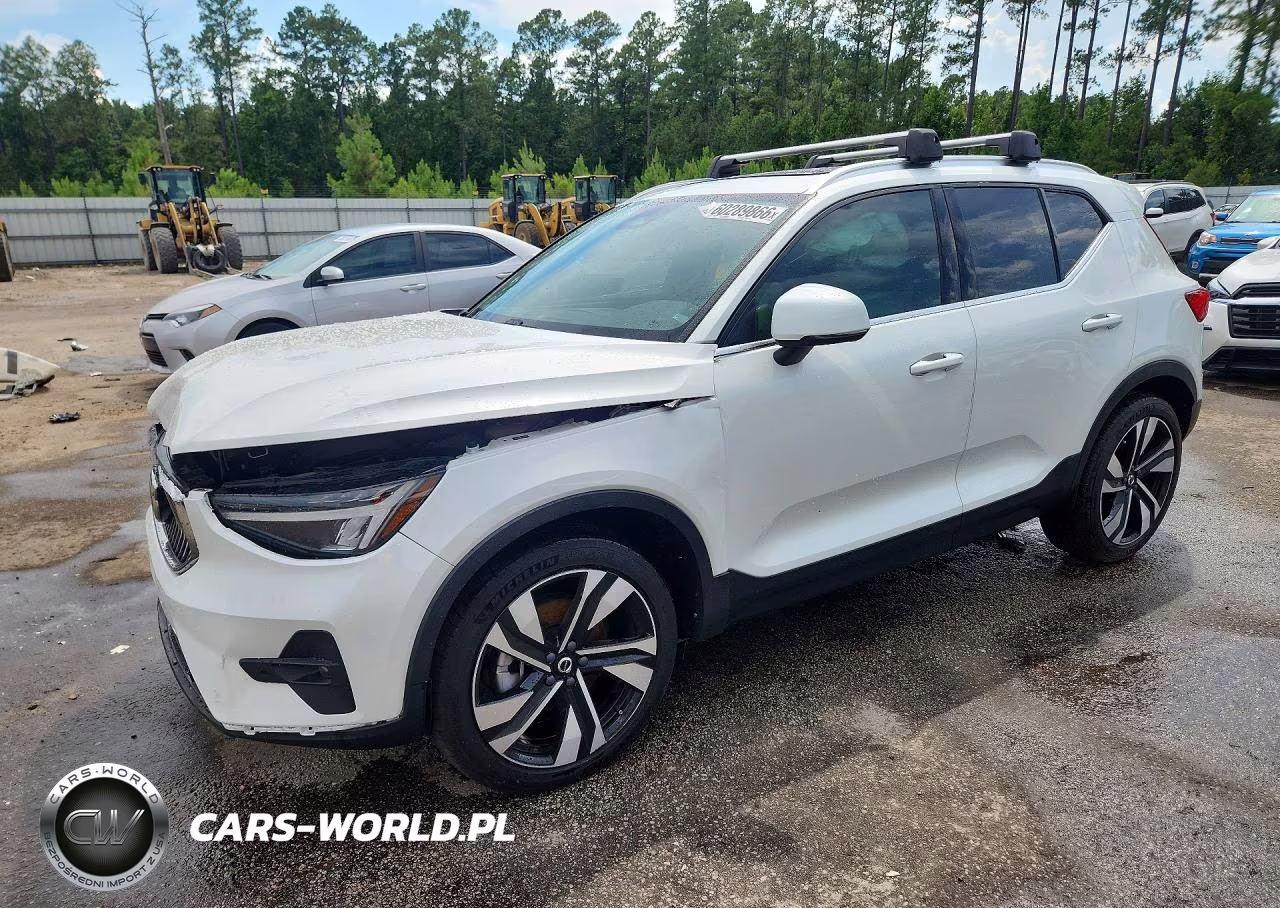 2023 Volvo Xc40 Plus – zdjęcie 1 z 13