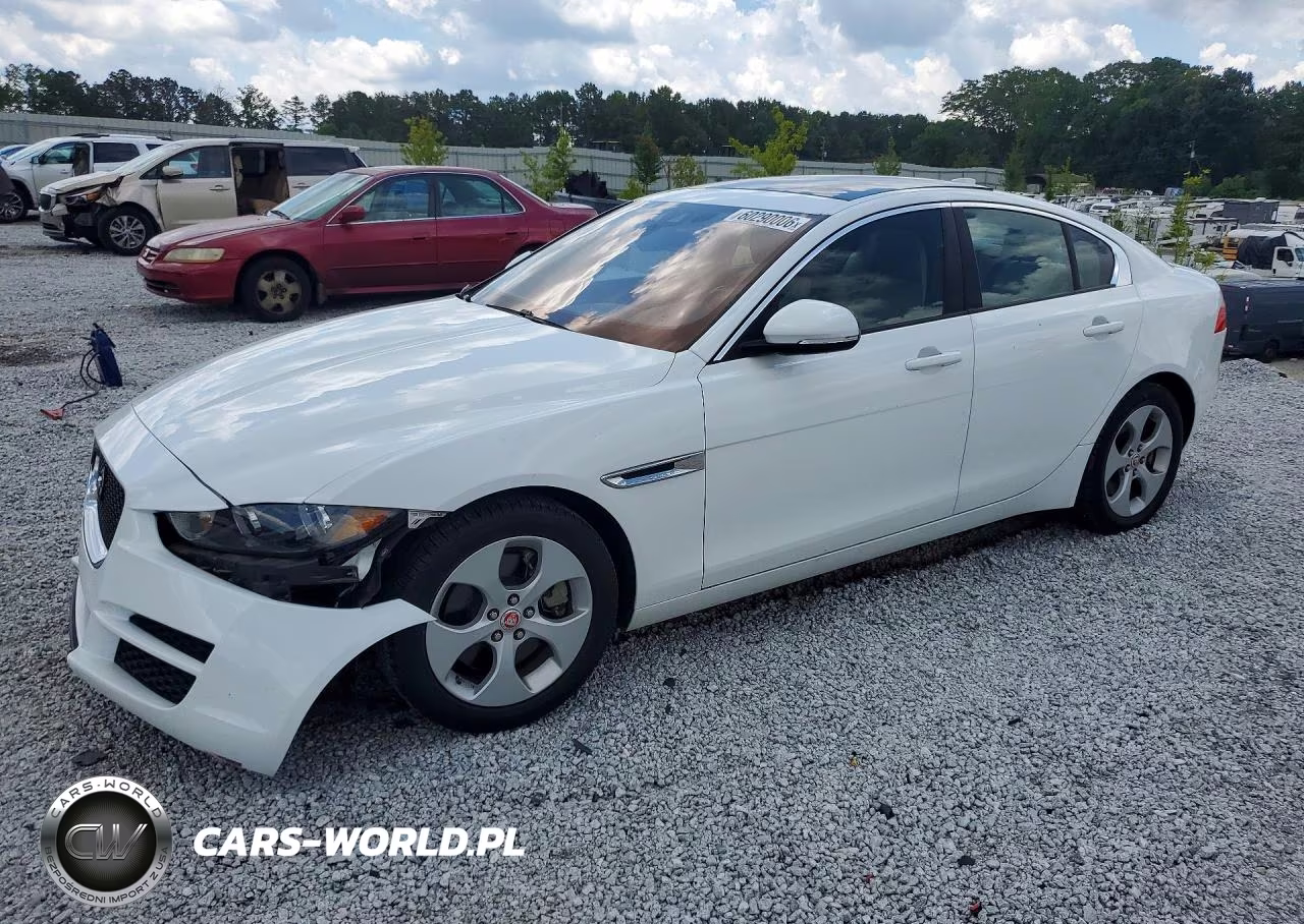 2018 Jaguar Xe – zdjęcie 1 z 12