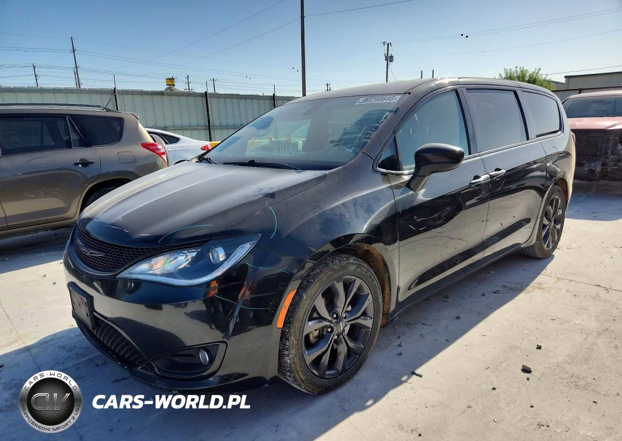 2018 Chrysler Pacifica Touring Plus – zdjęcie 1 z 14