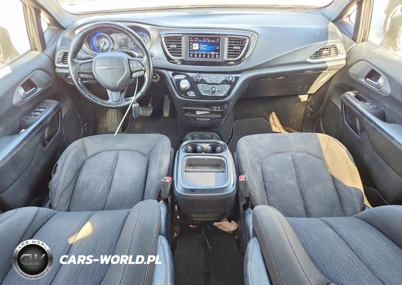 2018 Chrysler Pacifica Touring Plus VIN:2C4RC1FG5JR193861 - 8