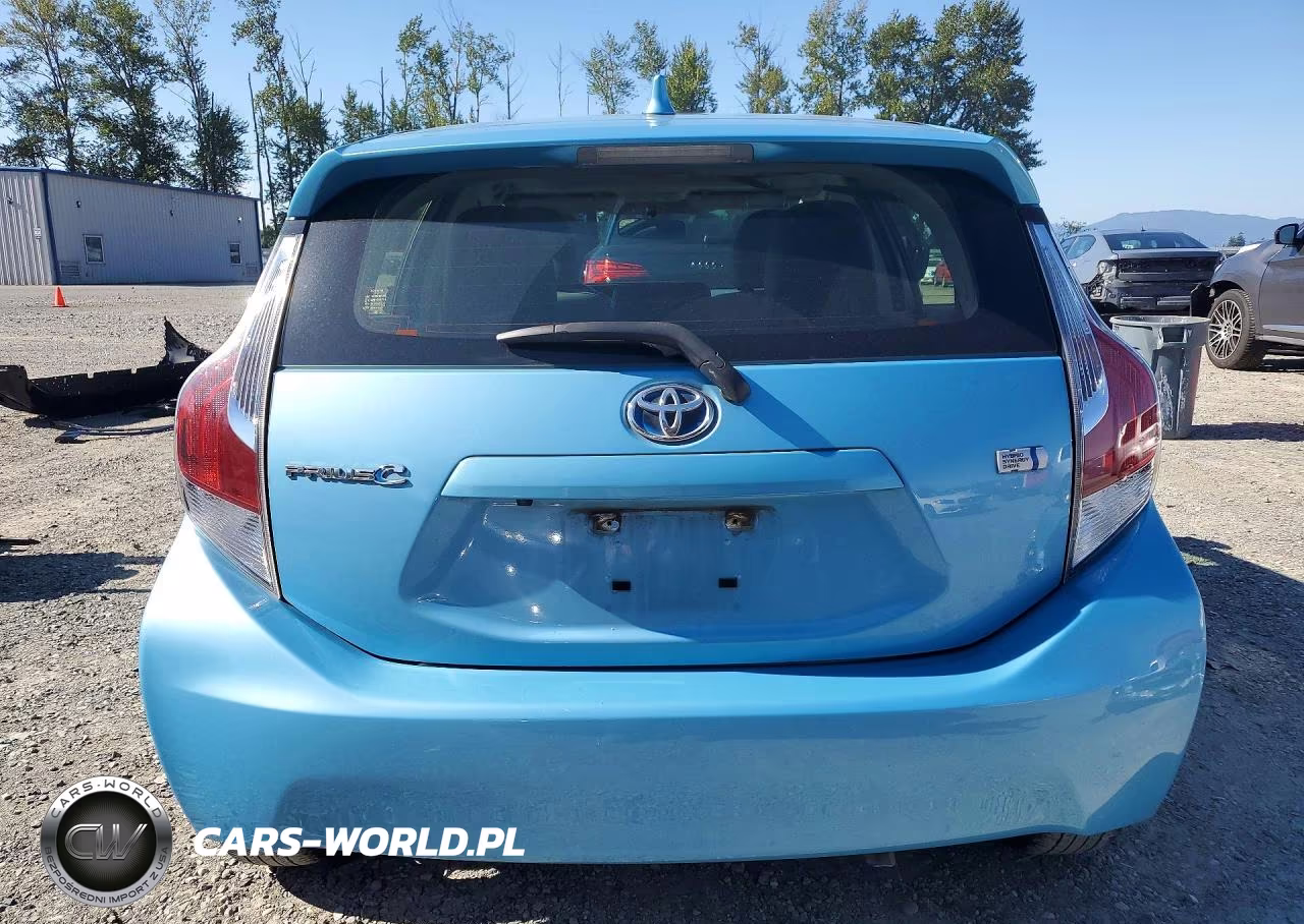 2015 Toyota Prius C Four VIN:JTDKDTB37F1087324 - 6