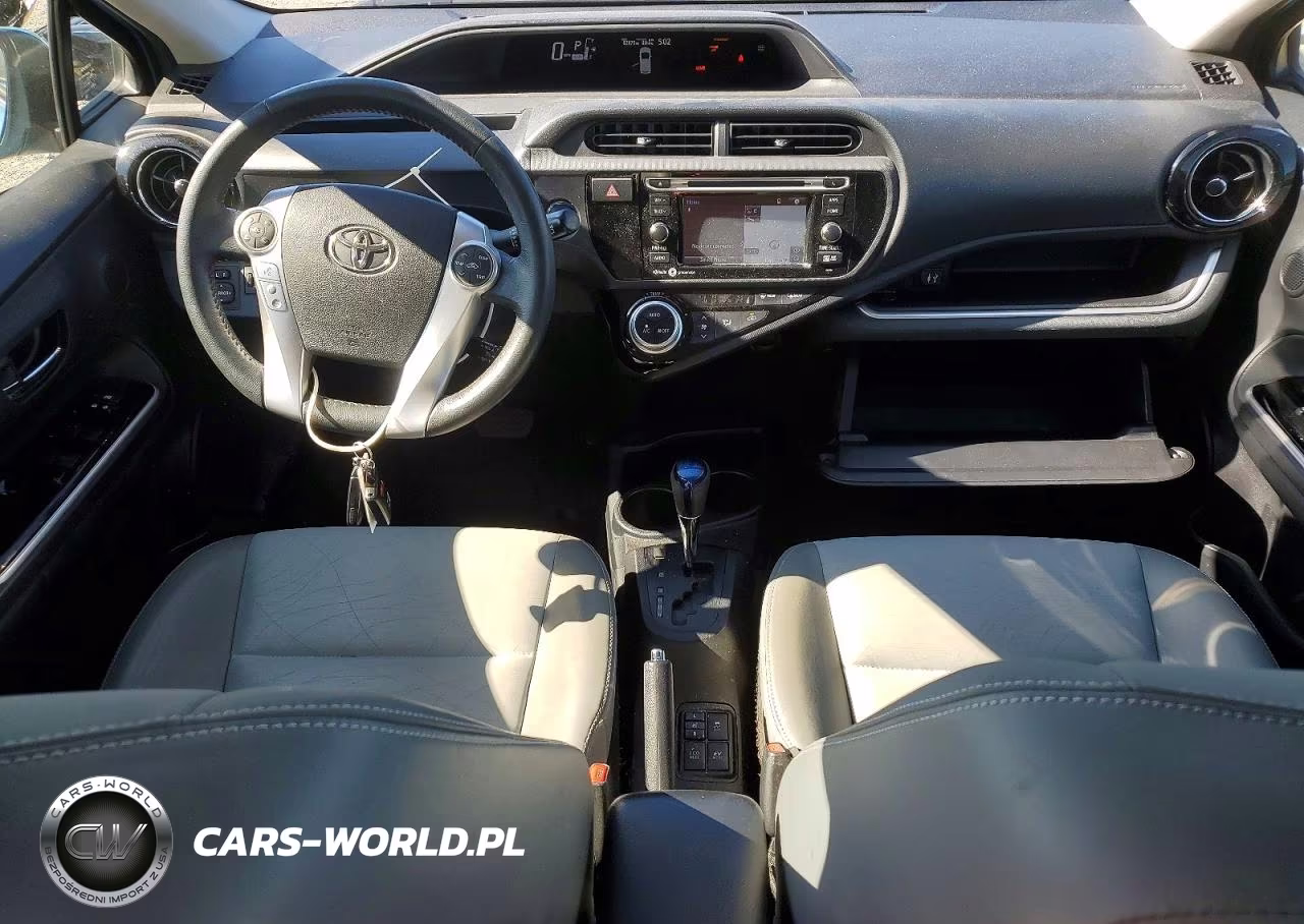2015 Toyota Prius C Four VIN:JTDKDTB37F1087324 - 8