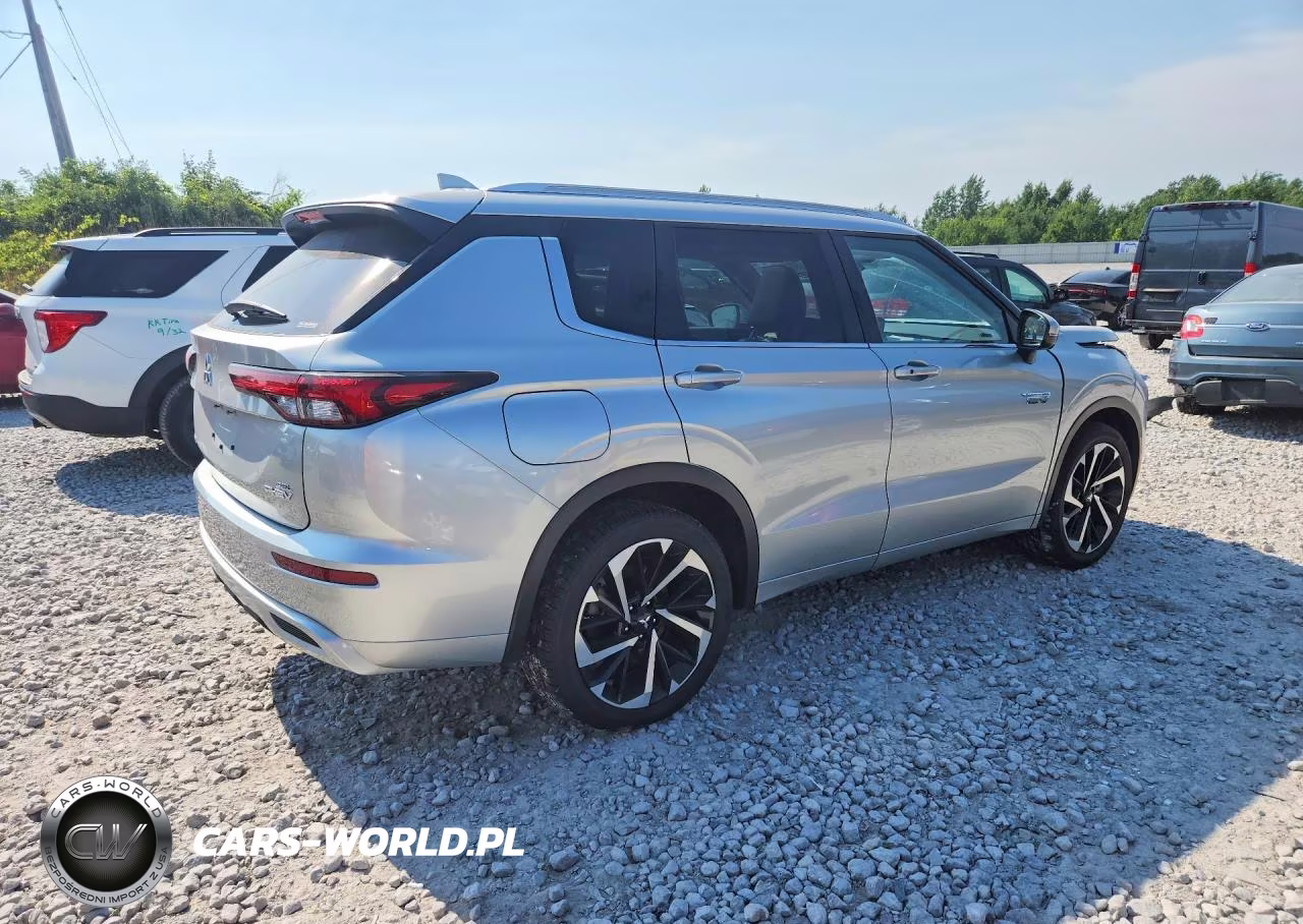 2025 Mitsubishi Outlander Sel VIN:JA4T5WA91SZ035251 - 3