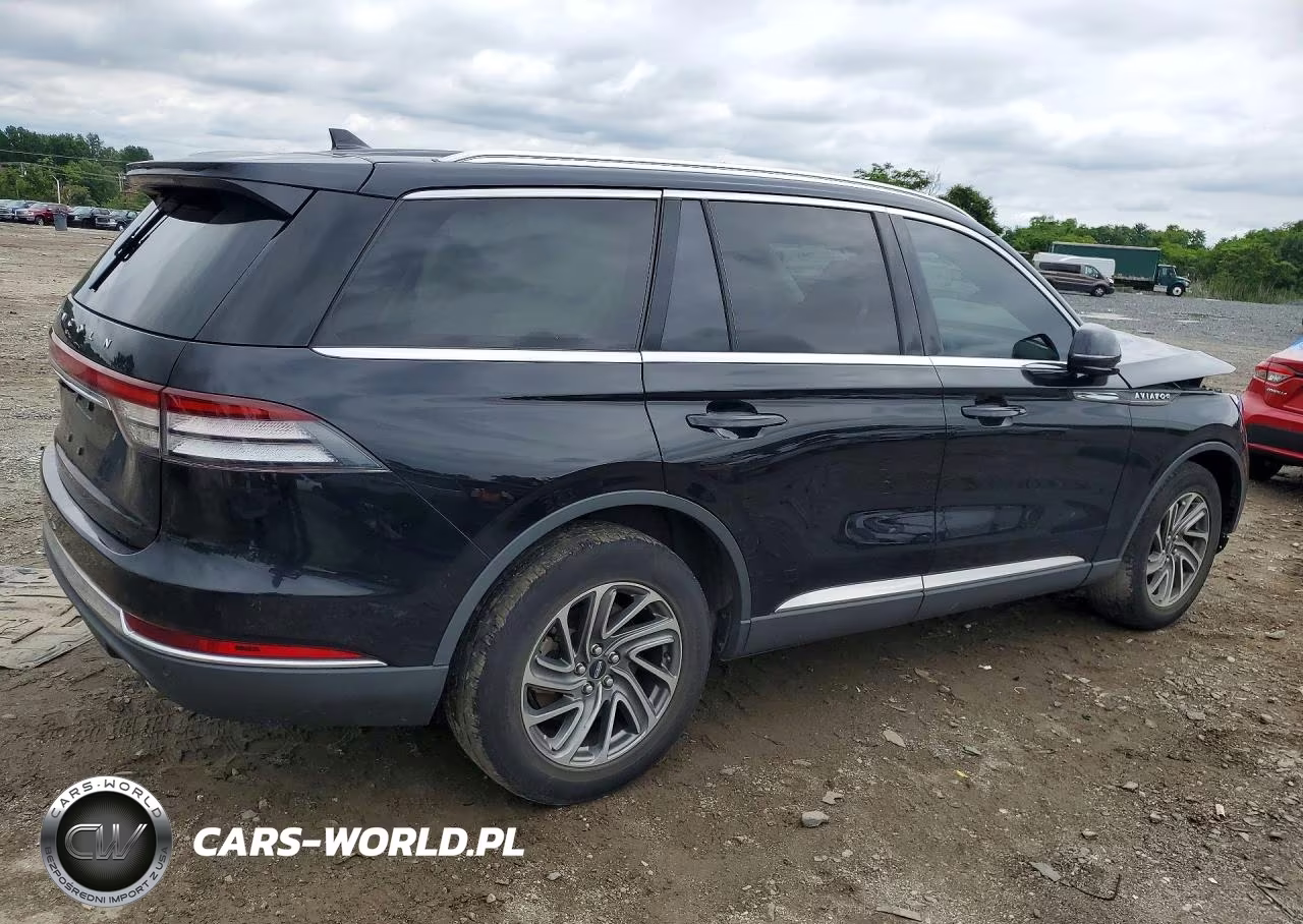 2023 Lincoln Aviator VIN:5LM5J6XC2PGL18945 - 3