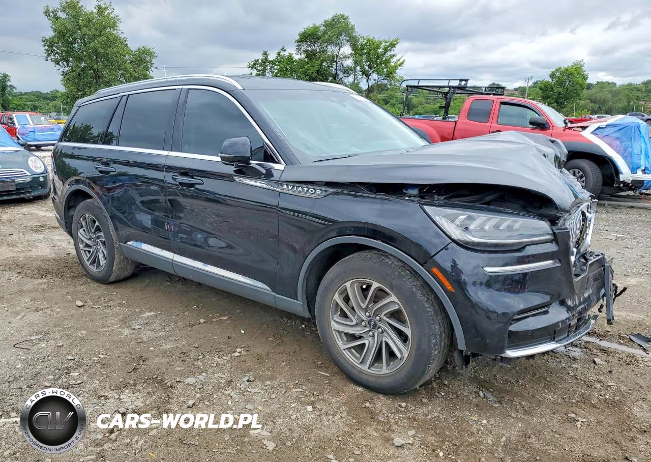 2023 Lincoln Aviator VIN:5LM5J6XC2PGL18945 - 4
