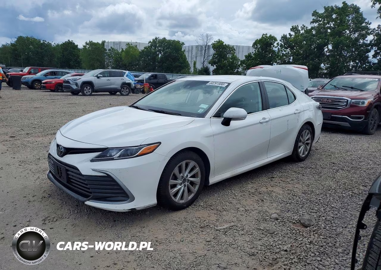 2021 Toyota Camry Le – zdjęcie 1 z 12