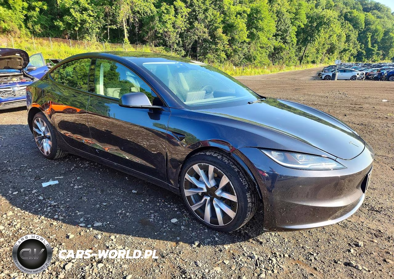 2025 Tesla Model 3 VIN:5YJ3E1EB7SF021060 - 4