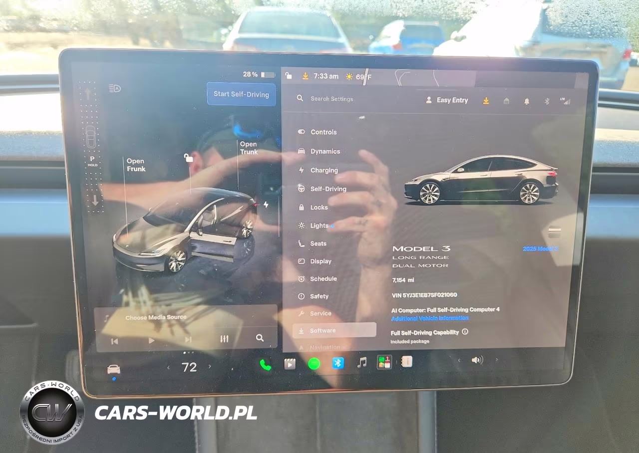 2025 Tesla Model 3 VIN:5YJ3E1EB7SF021060 - 9