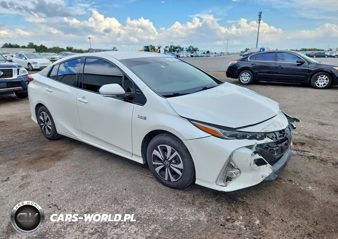 2019 Toyota Prius Prime Advanced VIN:JTDKARFP2K3111178 - 4