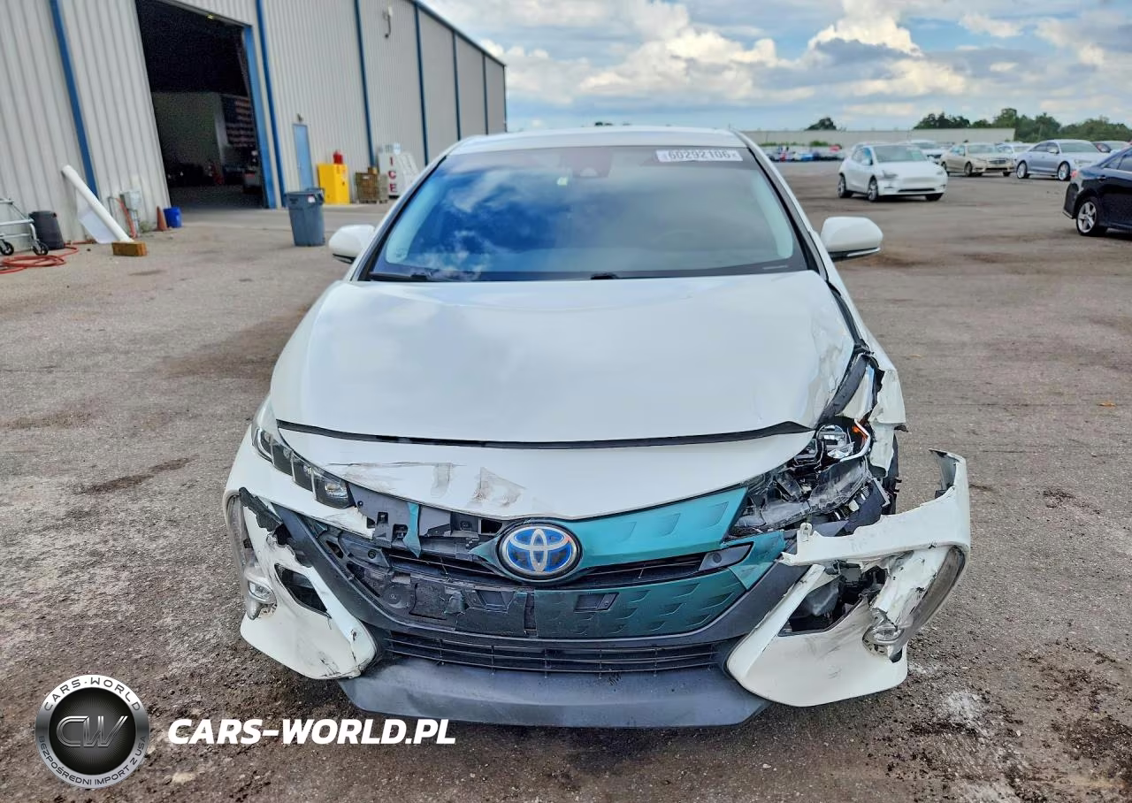 2019 Toyota Prius Prime Advanced VIN:JTDKARFP2K3111178 - 5