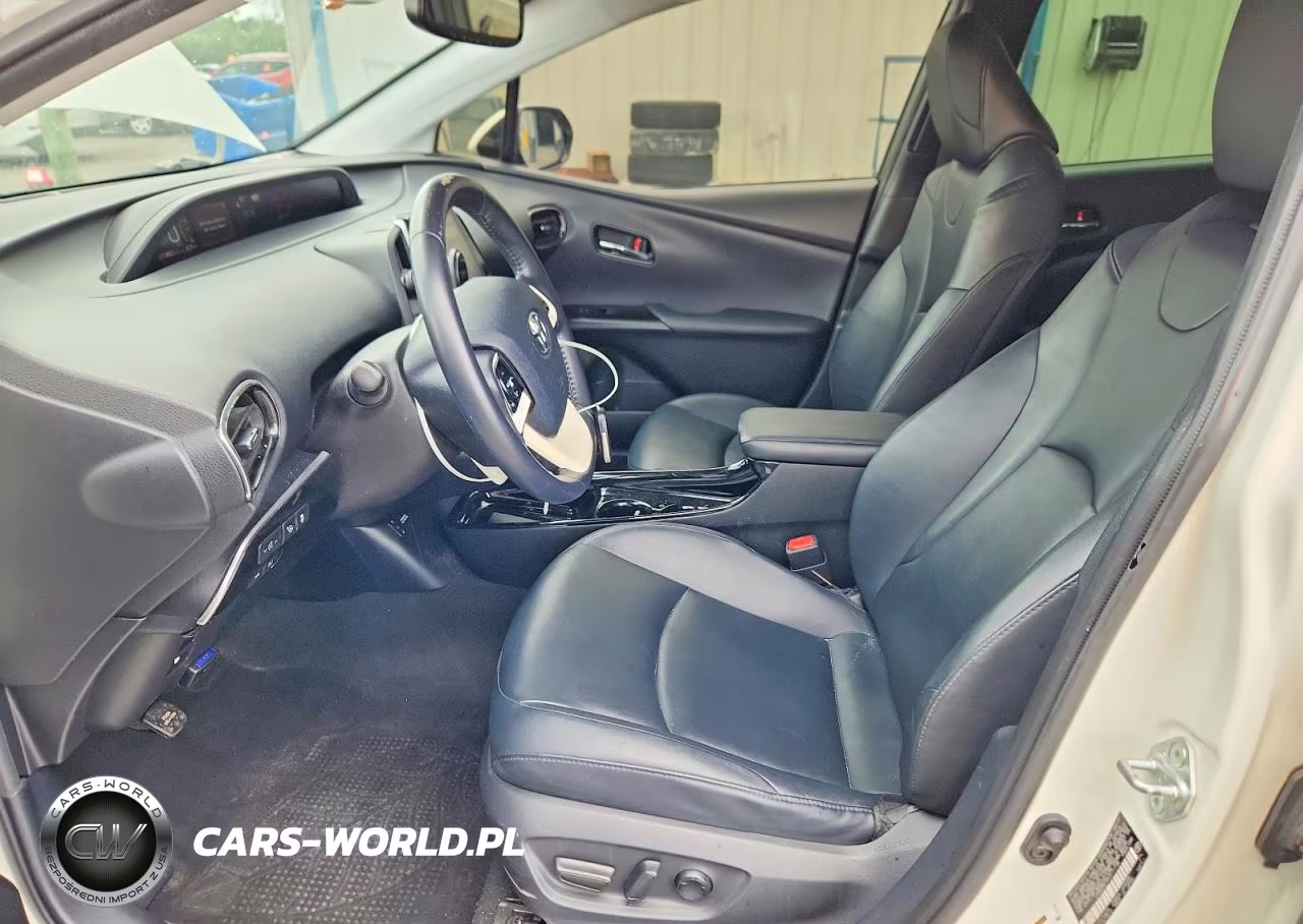 2019 Toyota Prius Prime Advanced VIN:JTDKARFP2K3111178 - 7