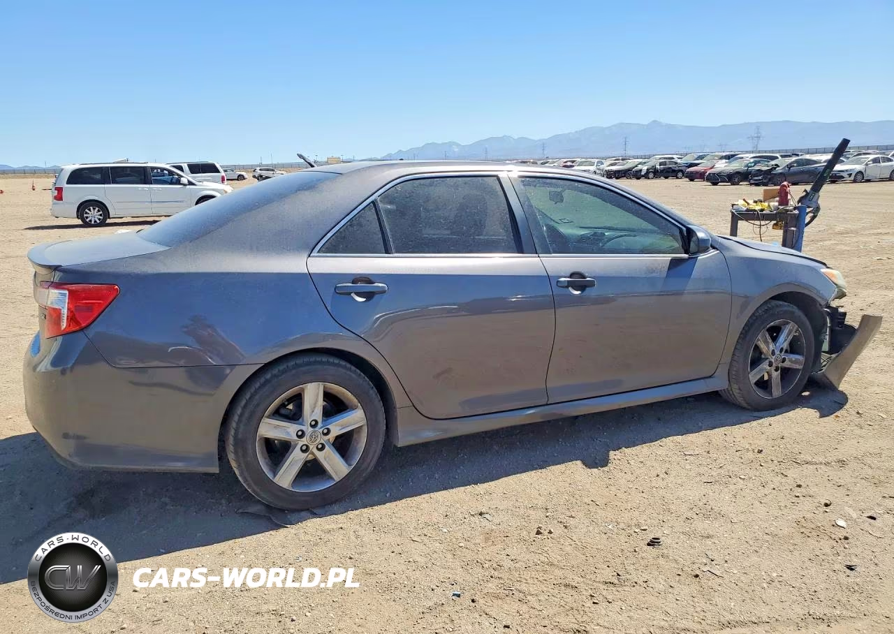 2014 Toyota Camry Se VIN:4T1BF1FK2EU832957 - 3