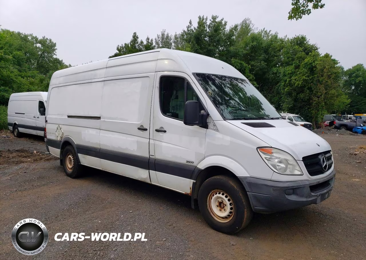 2012 Mercedes-Benz Sprinter 2500 Delivery Van VIN:WD3PE8CB2C5712393 - 4