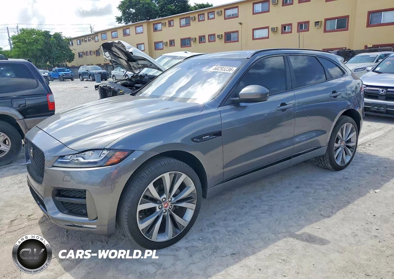 2017 Jaguar F-Pace R - Sport