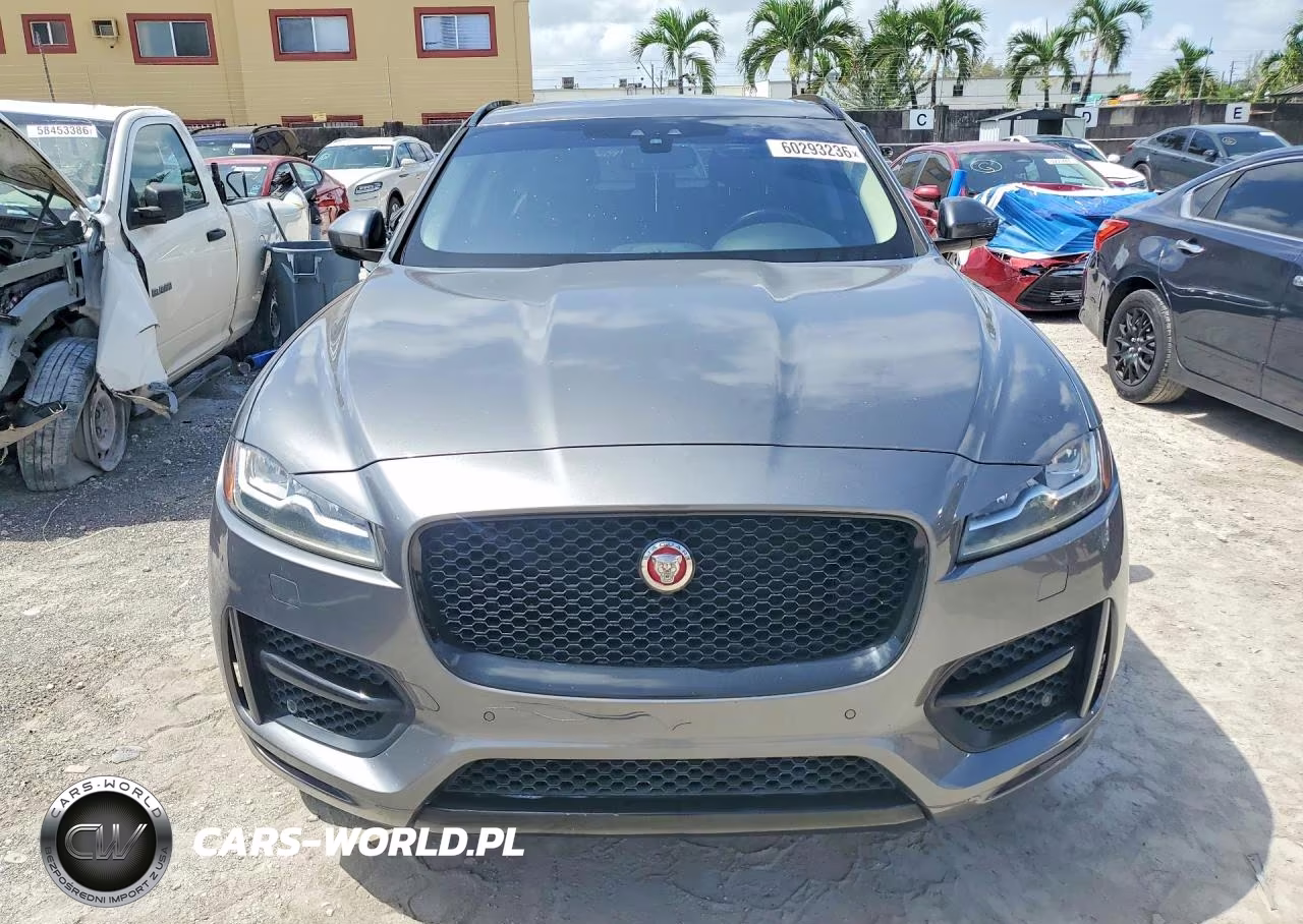 2017 Jaguar F-Pace R - Sport VIN:SADCL2BN5HA496416 - 5