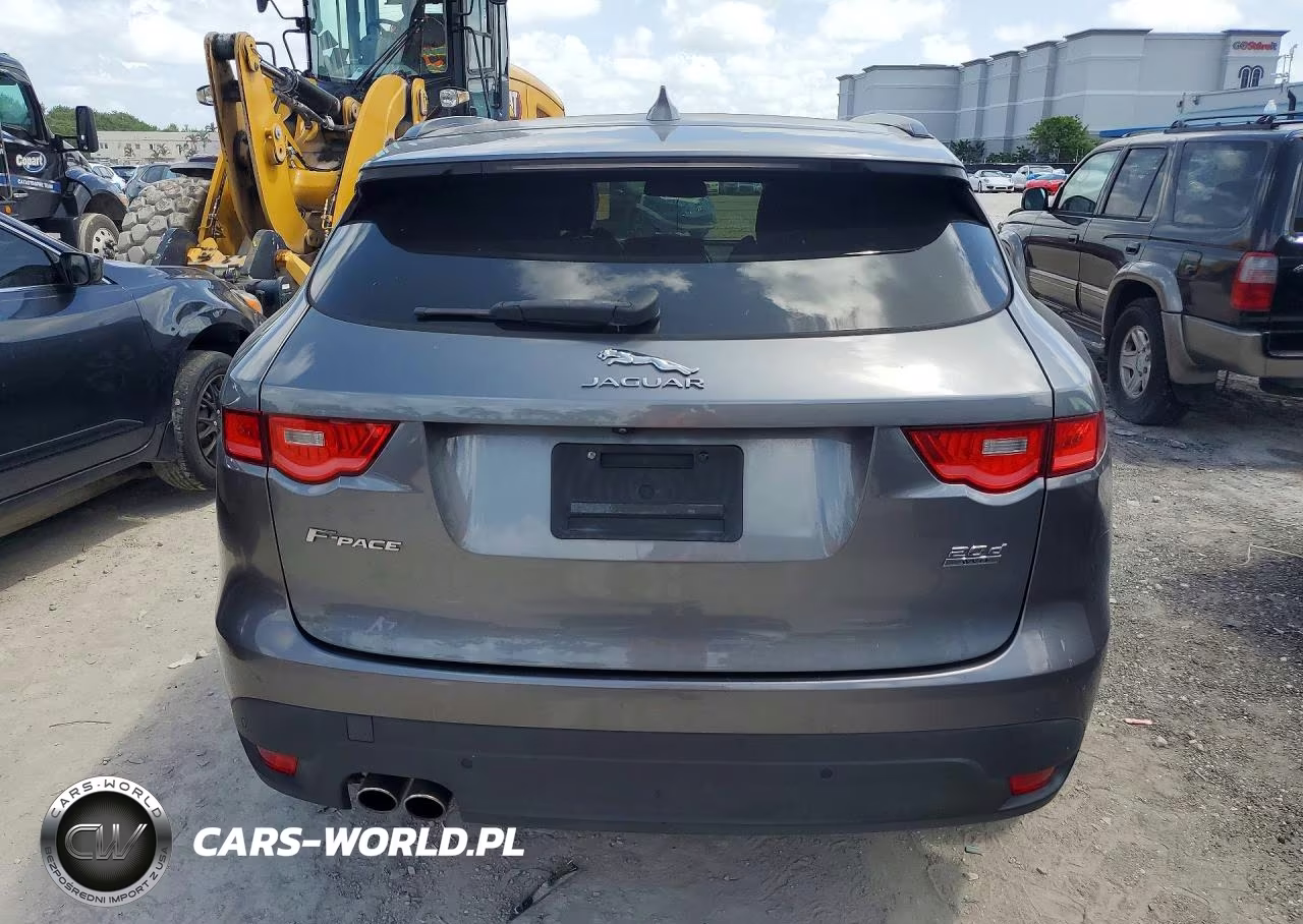 2017 Jaguar F-Pace R - Sport VIN:SADCL2BN5HA496416 - 6
