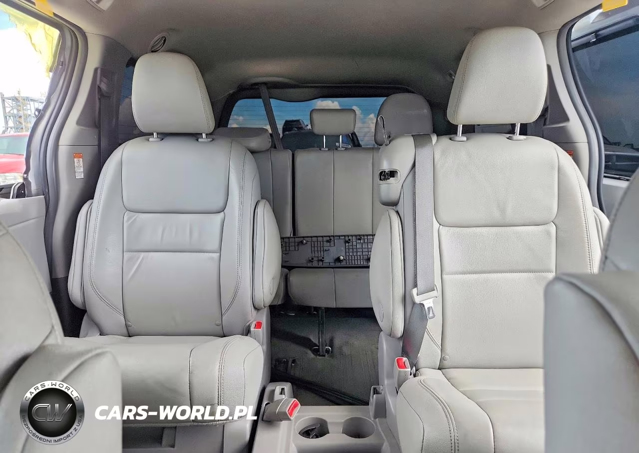 2015 Toyota Sienna Xle 8-Passenger VIN:5TDYK3DC8FS582339 - 10