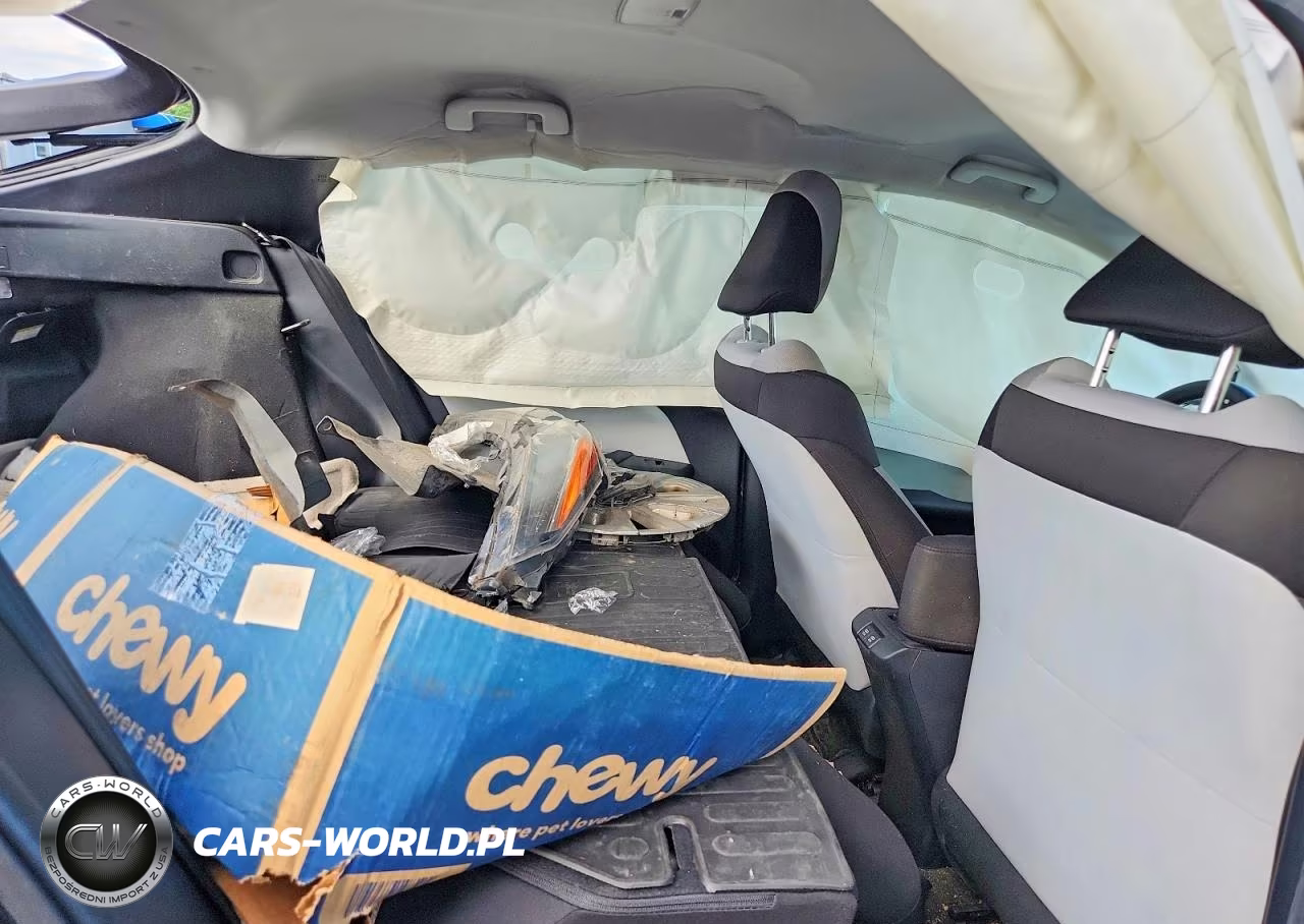 2020 Toyota Prius L Eco VIN:JTDKARFUXL3114434 - 10