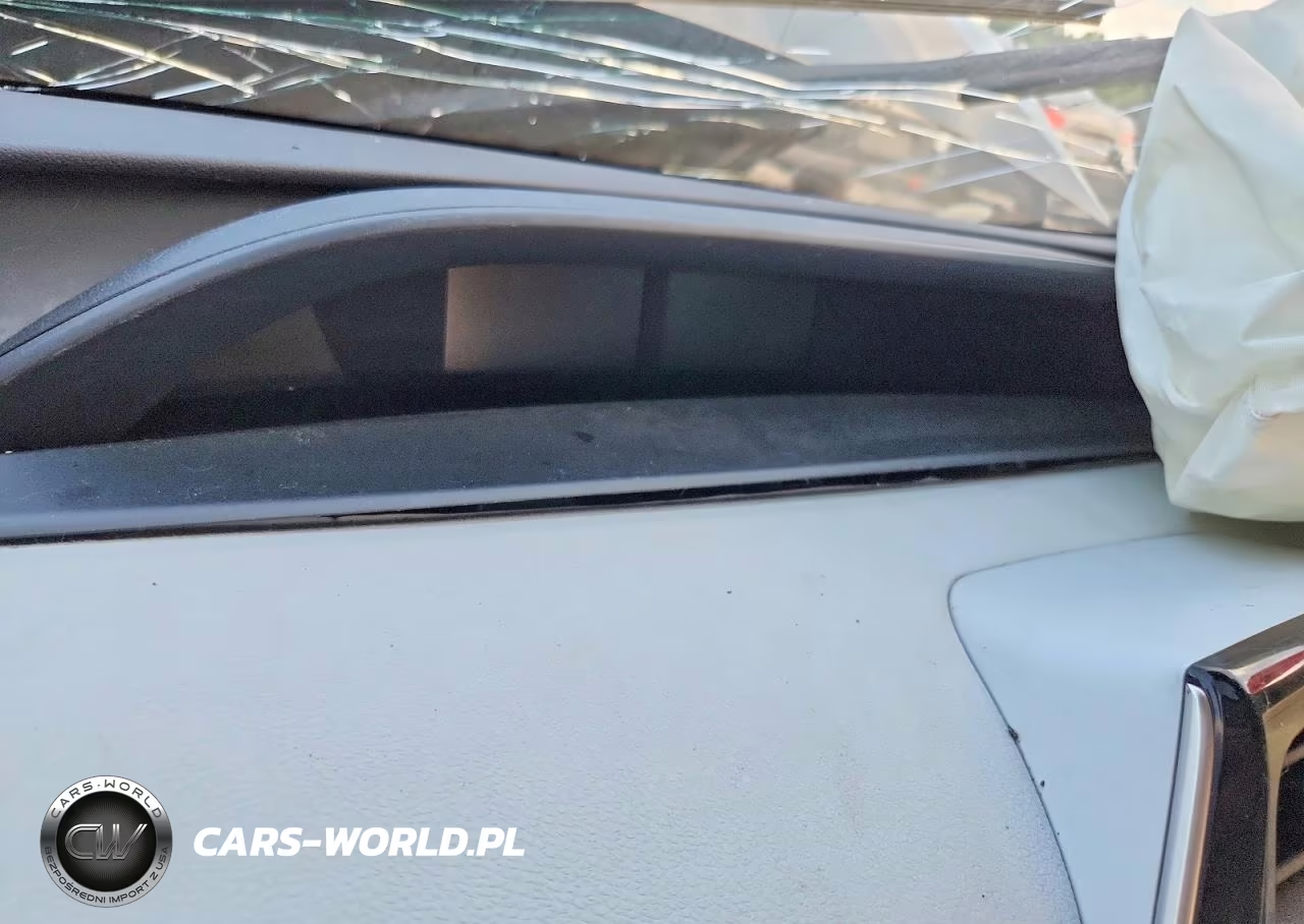 2020 Toyota Prius L Eco VIN:JTDKARFUXL3114434 - 9
