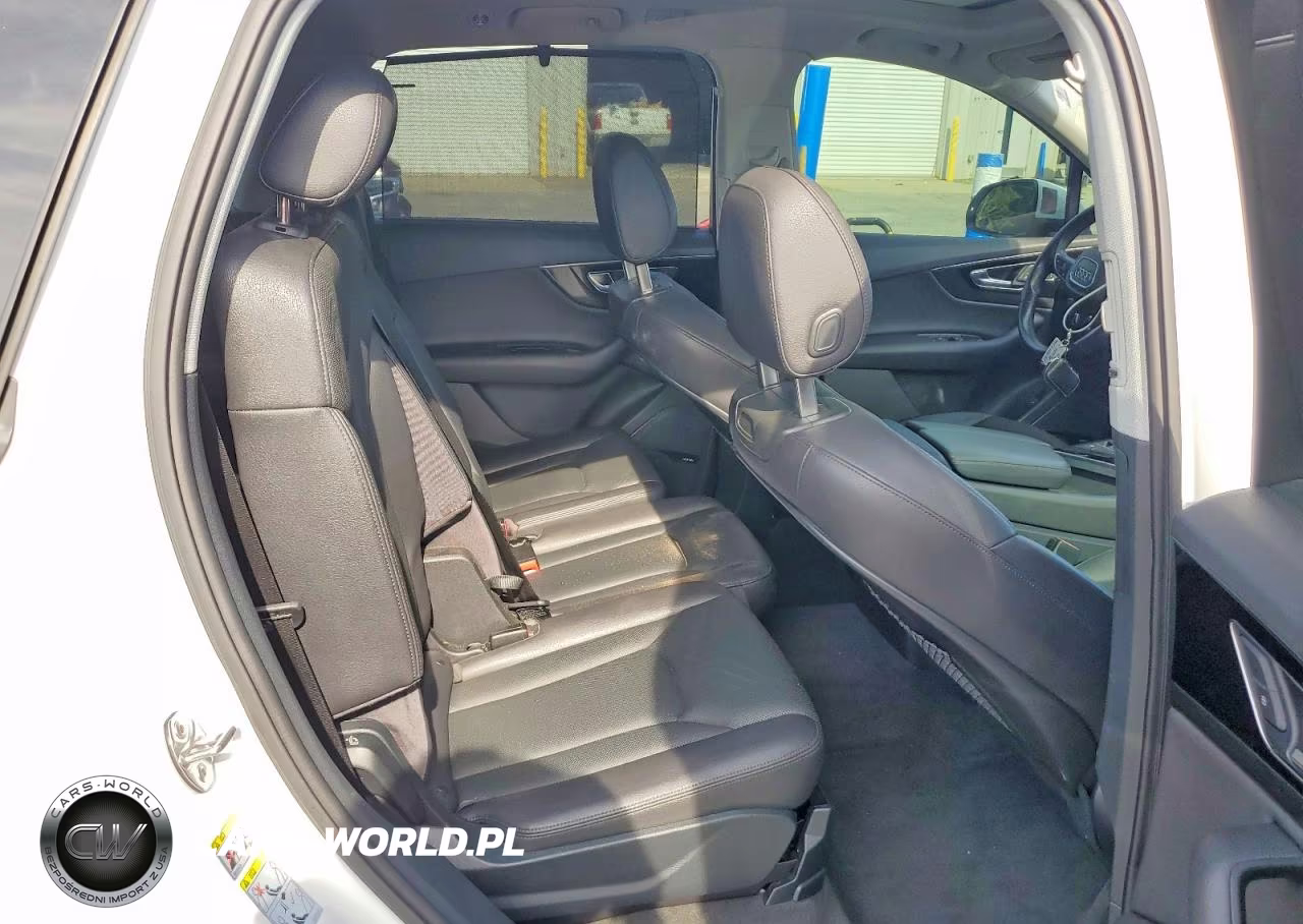 2017 Audi Q7 Prestige VIN:WA1VAAF78HD000176 - 11