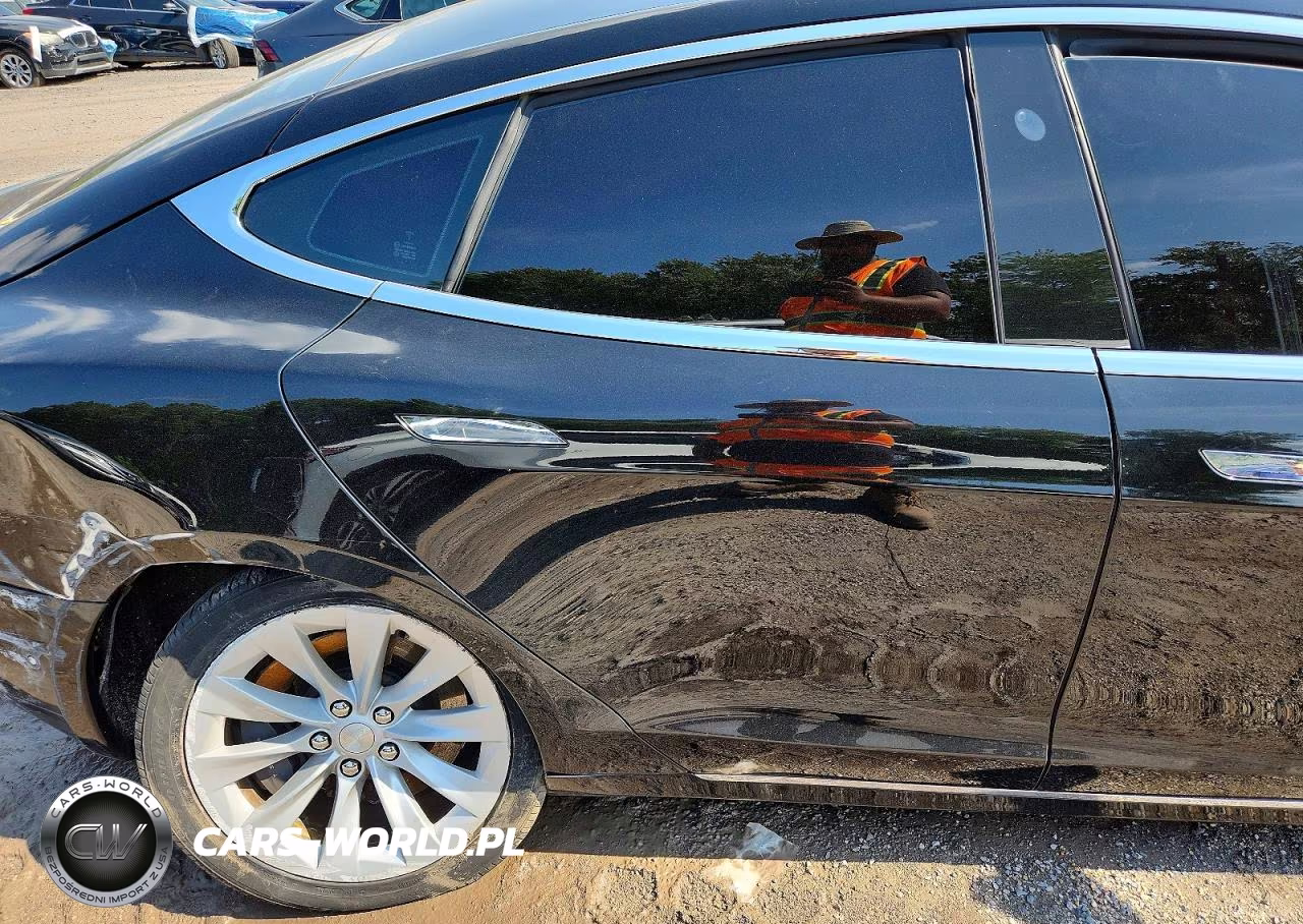 2016 Tesla Model S VIN:5YJSA1E24GF169858 - 10
