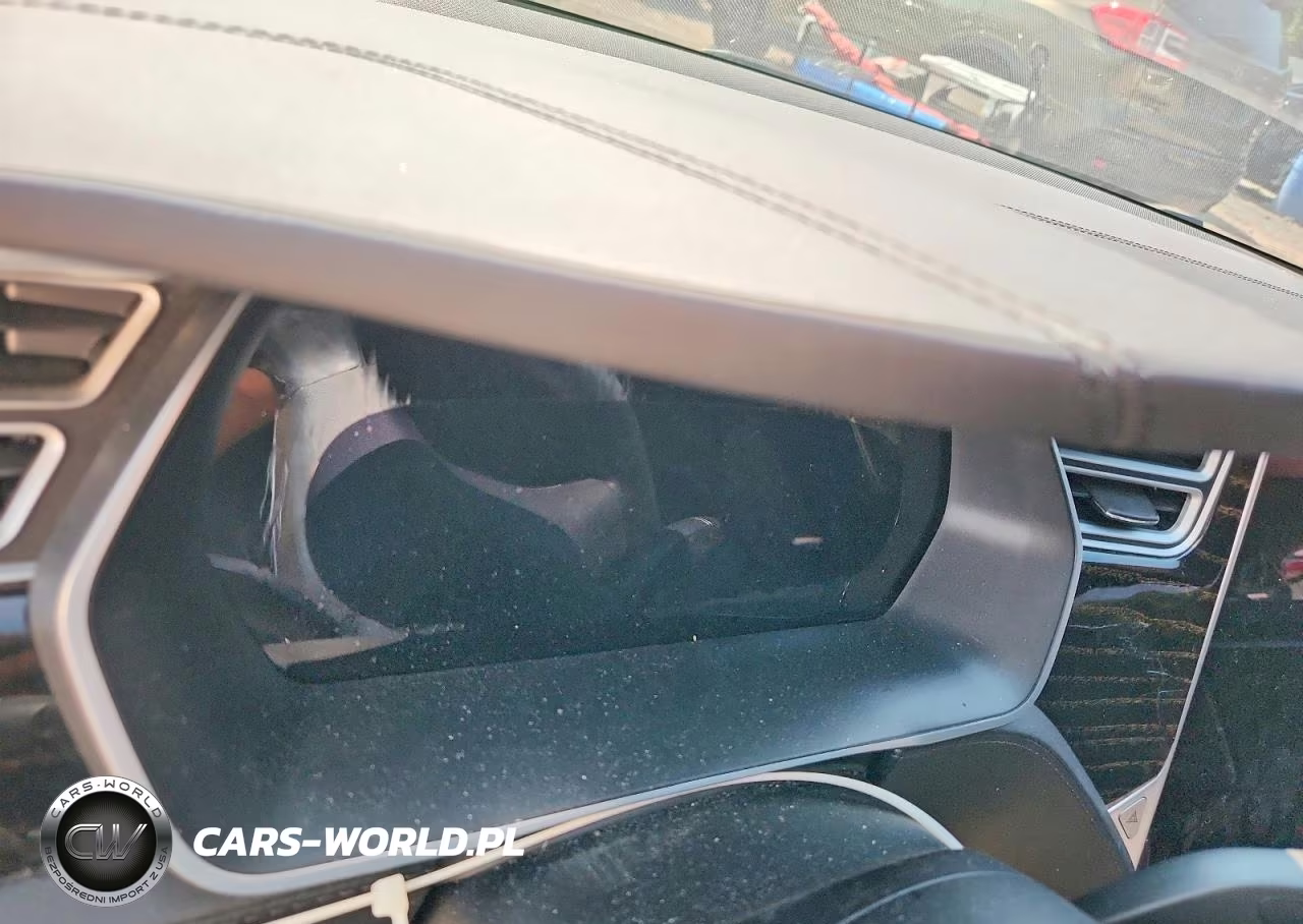 2016 Tesla Model S VIN:5YJSA1E24GF169858 - 9