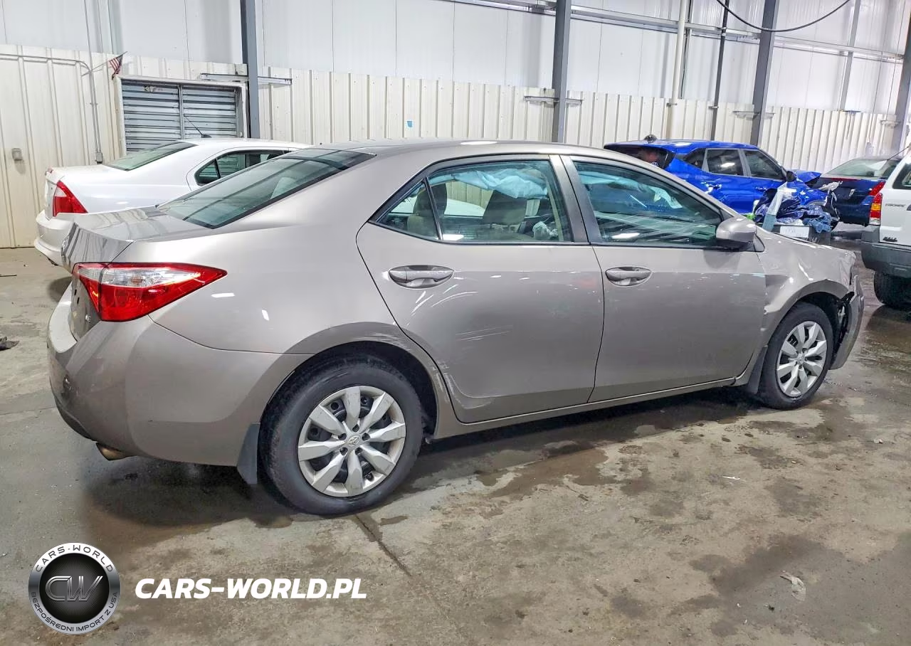 2015 Toyota Corolla Le VIN:2T1BURHE2FC421993 - 3
