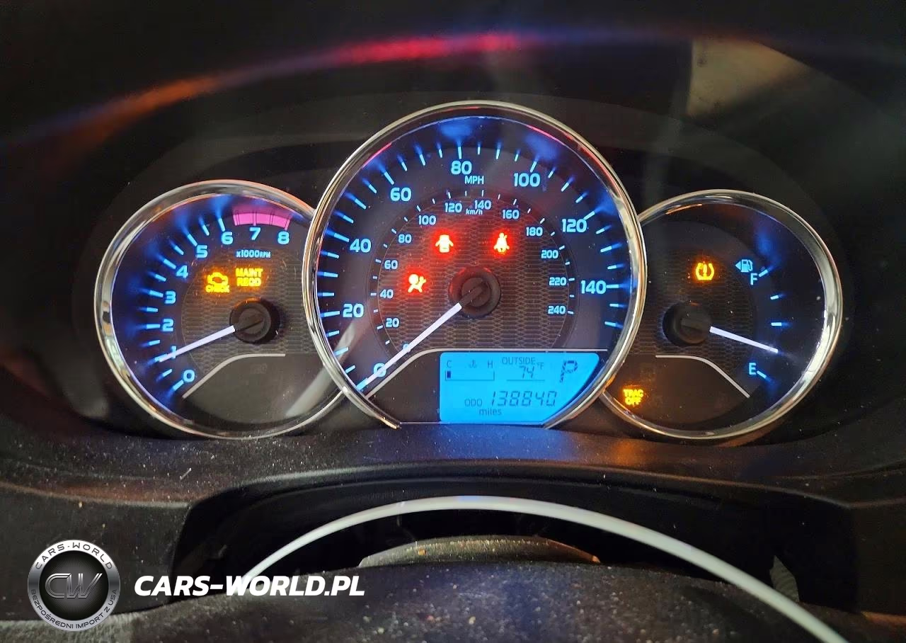 2015 Toyota Corolla Le VIN:2T1BURHE2FC421993 - 9