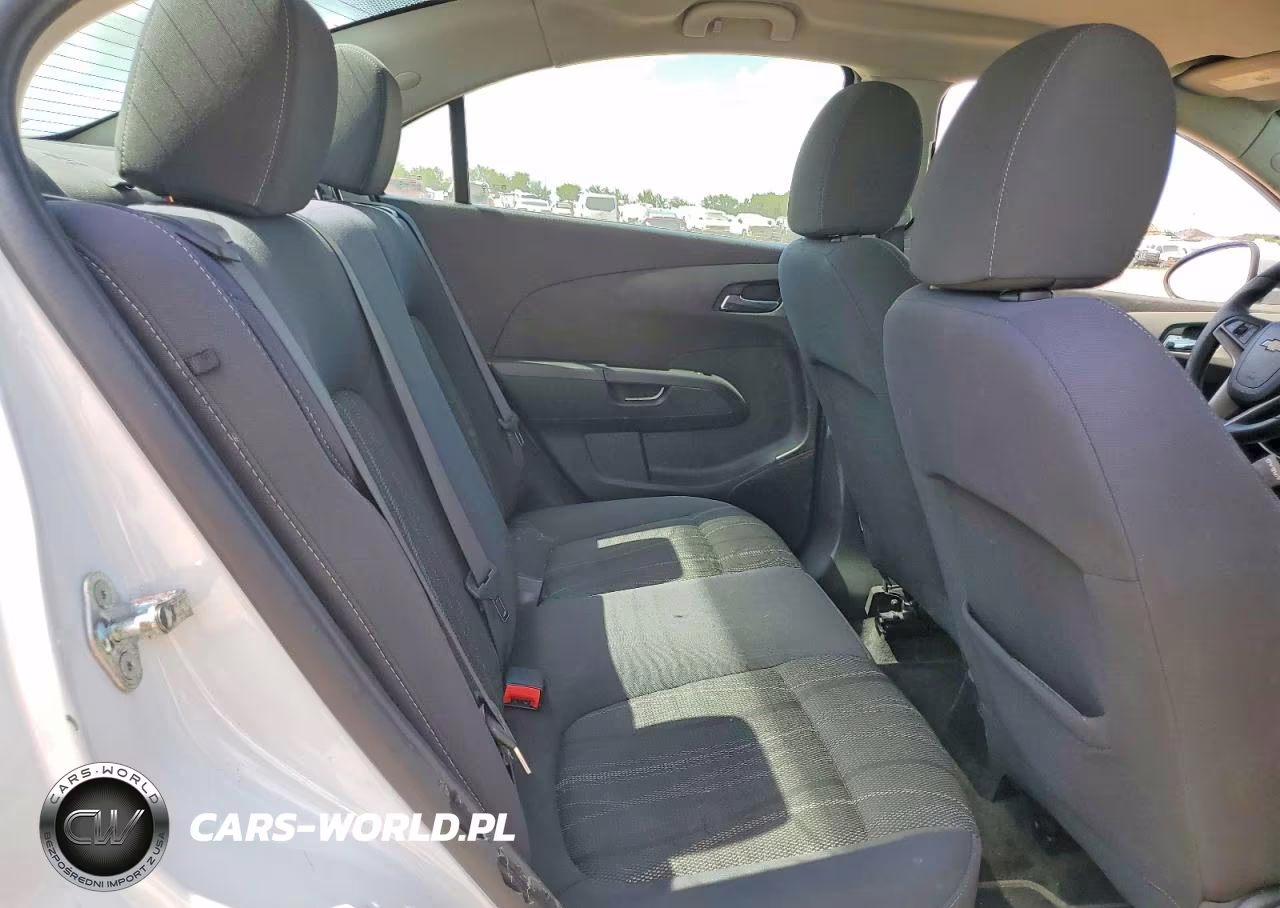 2016 Chevrolet Sonic Lt VIN:1G1JC5SH7G4137637 - 10
