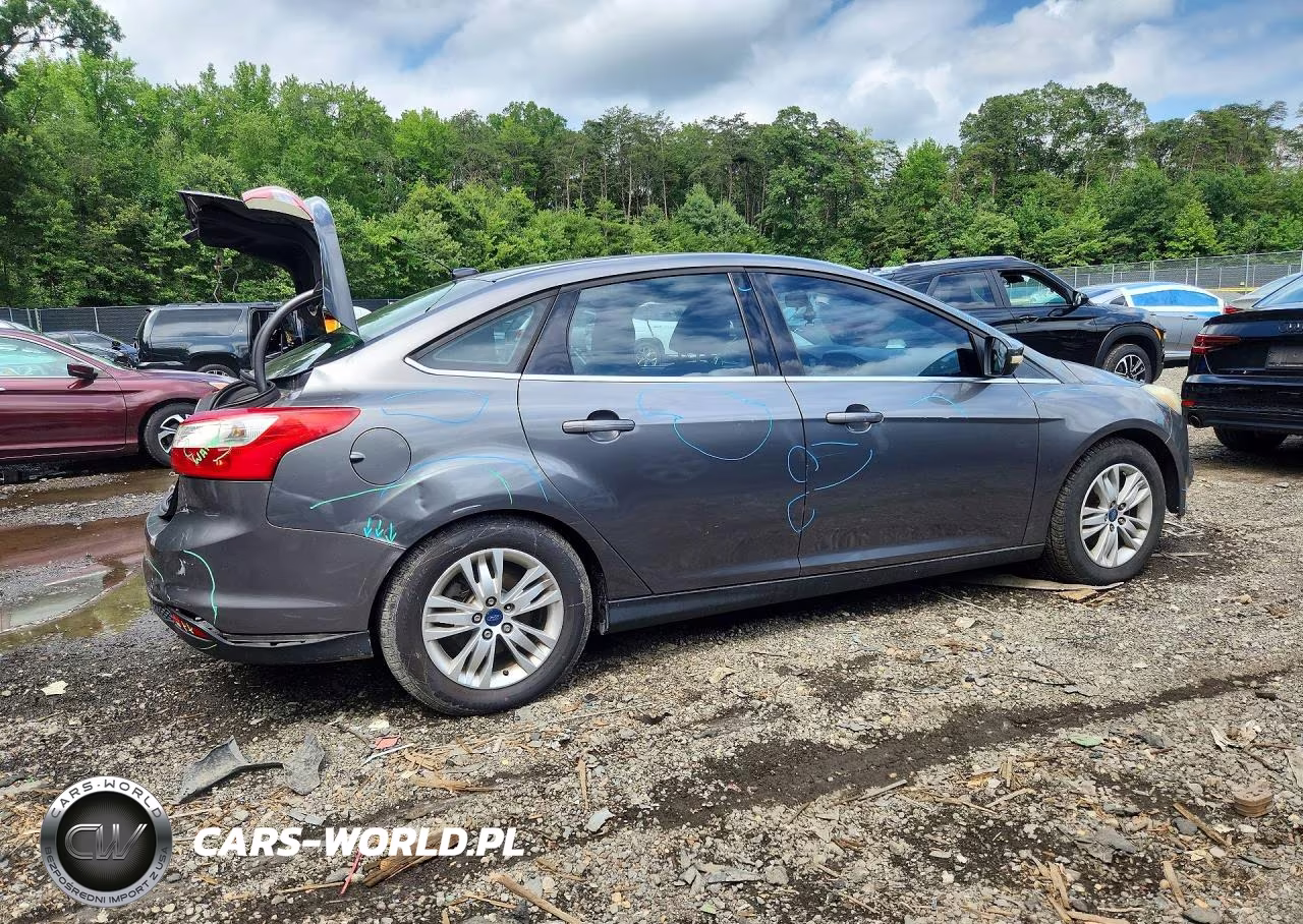 2012 Ford Focus Sel VIN:1FAHP3H28CL394460 - 3