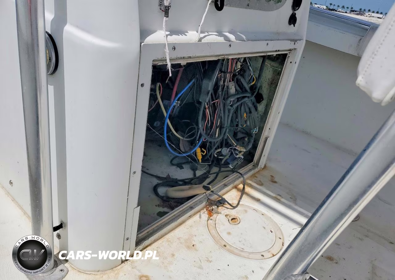 2001 Seacraft-Tracker 21 Open Fisherman - Boat VIN:SXCRA489C001 - 9