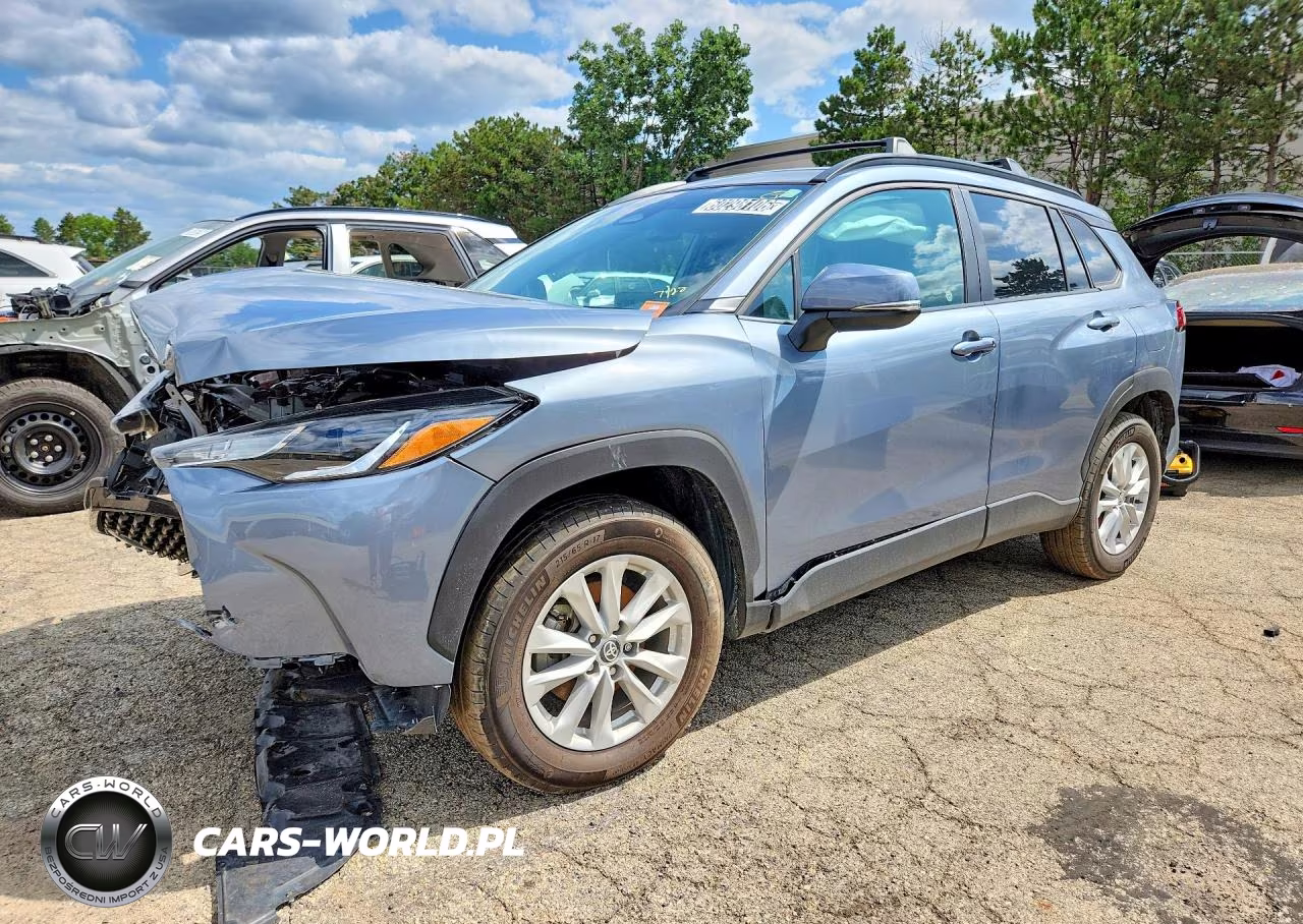 2024 Toyota Corolla Cross Le – zdjęcie 1 z 12