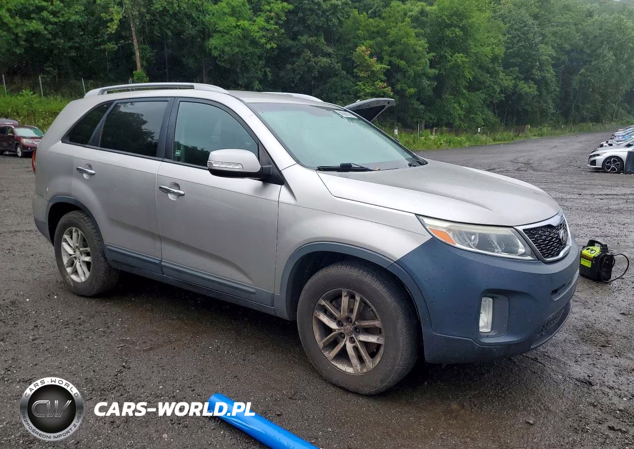 2015 Kia Sorento Lx VIN:5XYKT3A66FG628152 - 4